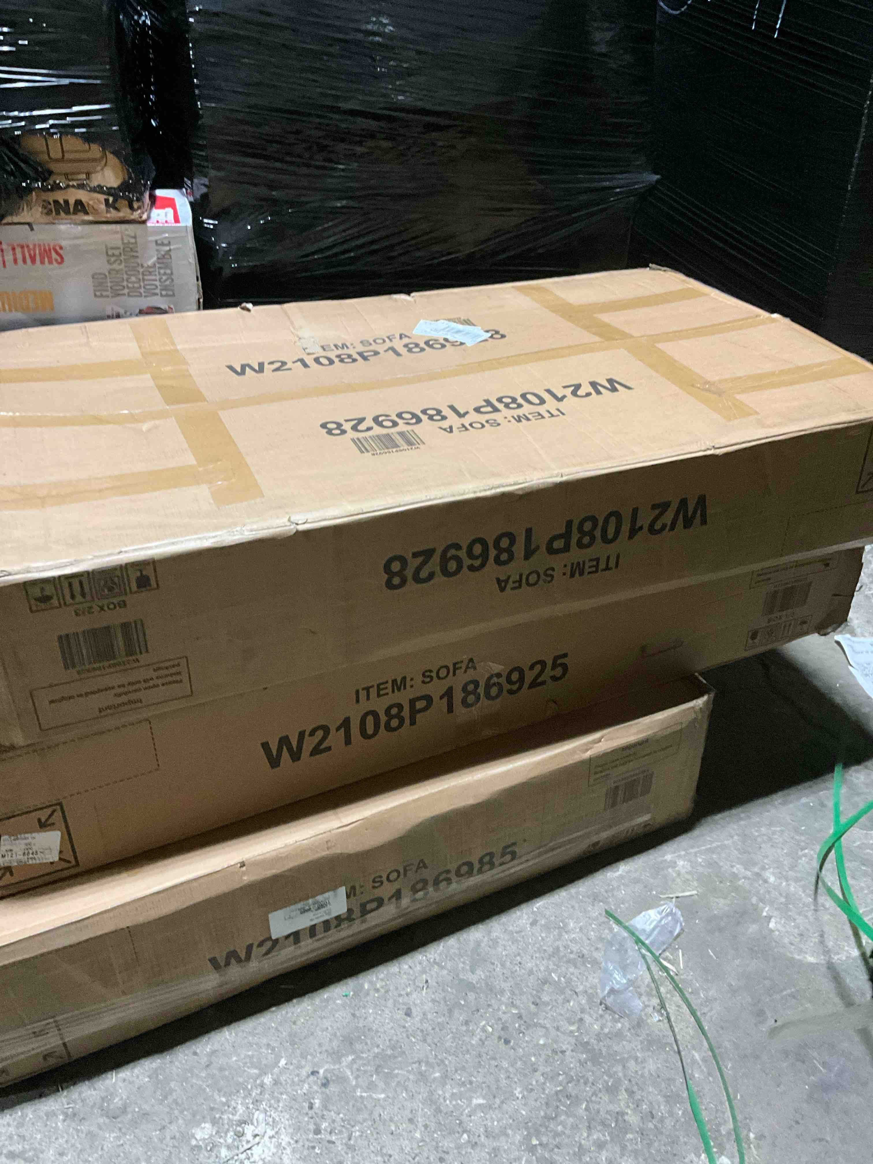 Condition photo showing New/Like New for 3 pieces couch, black 