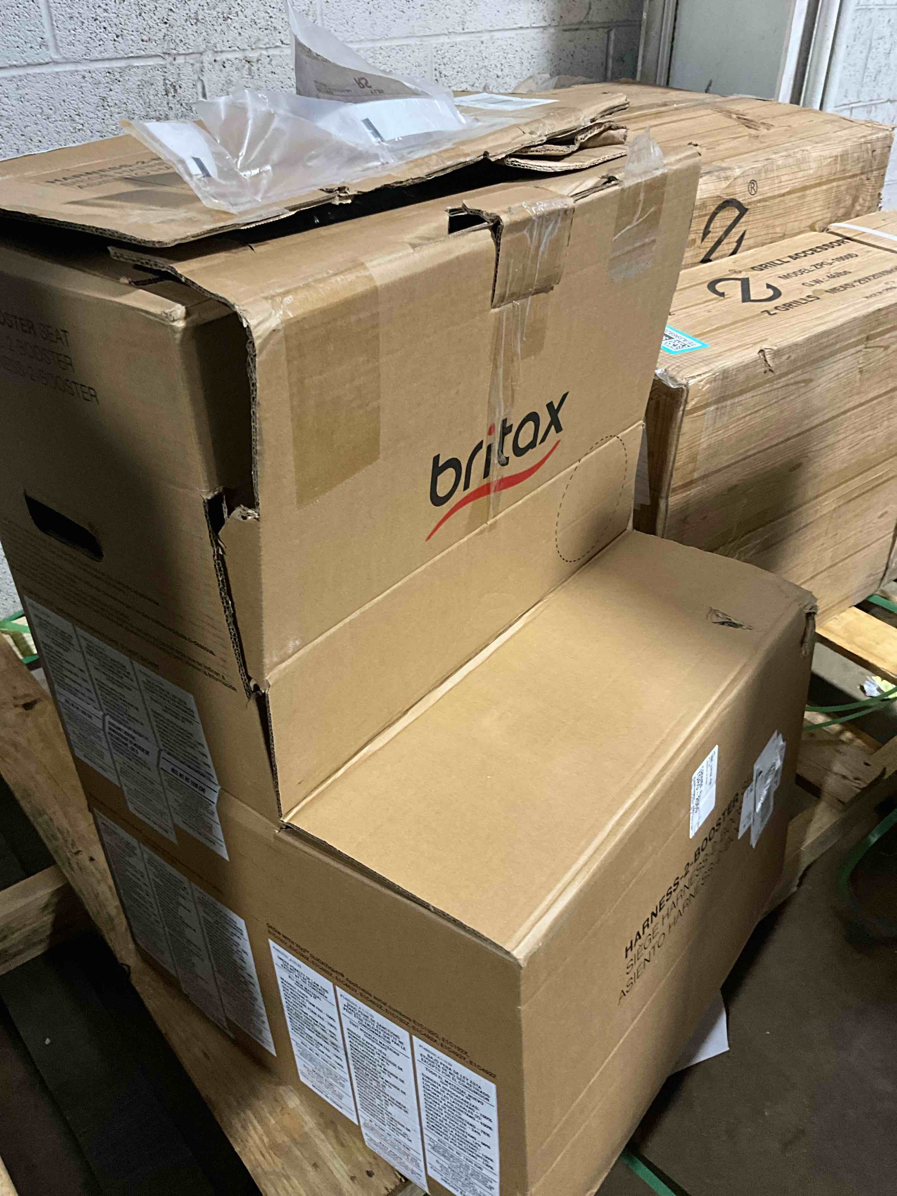 Condition photo showing New/Like New for Britax Grow with You ClickTight Harness-2-Booster Car Seat, 2-in-1 High Back Booster, Black Contour