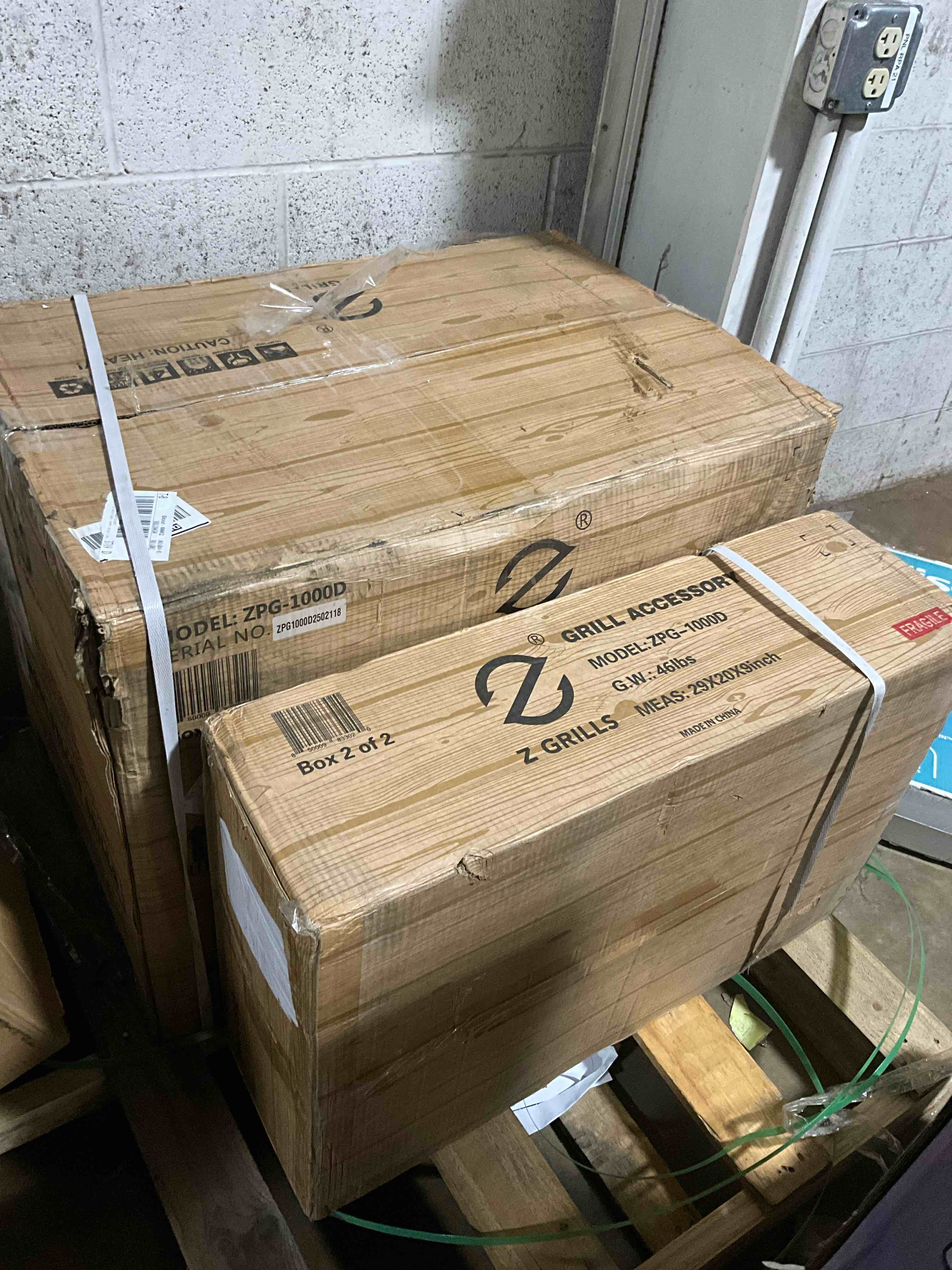 Condition photo showing New/Like New for ZPG-1000D Wood Pellet Grill BBQ Smoker Digital Control with Cover - Brown - Z Grills