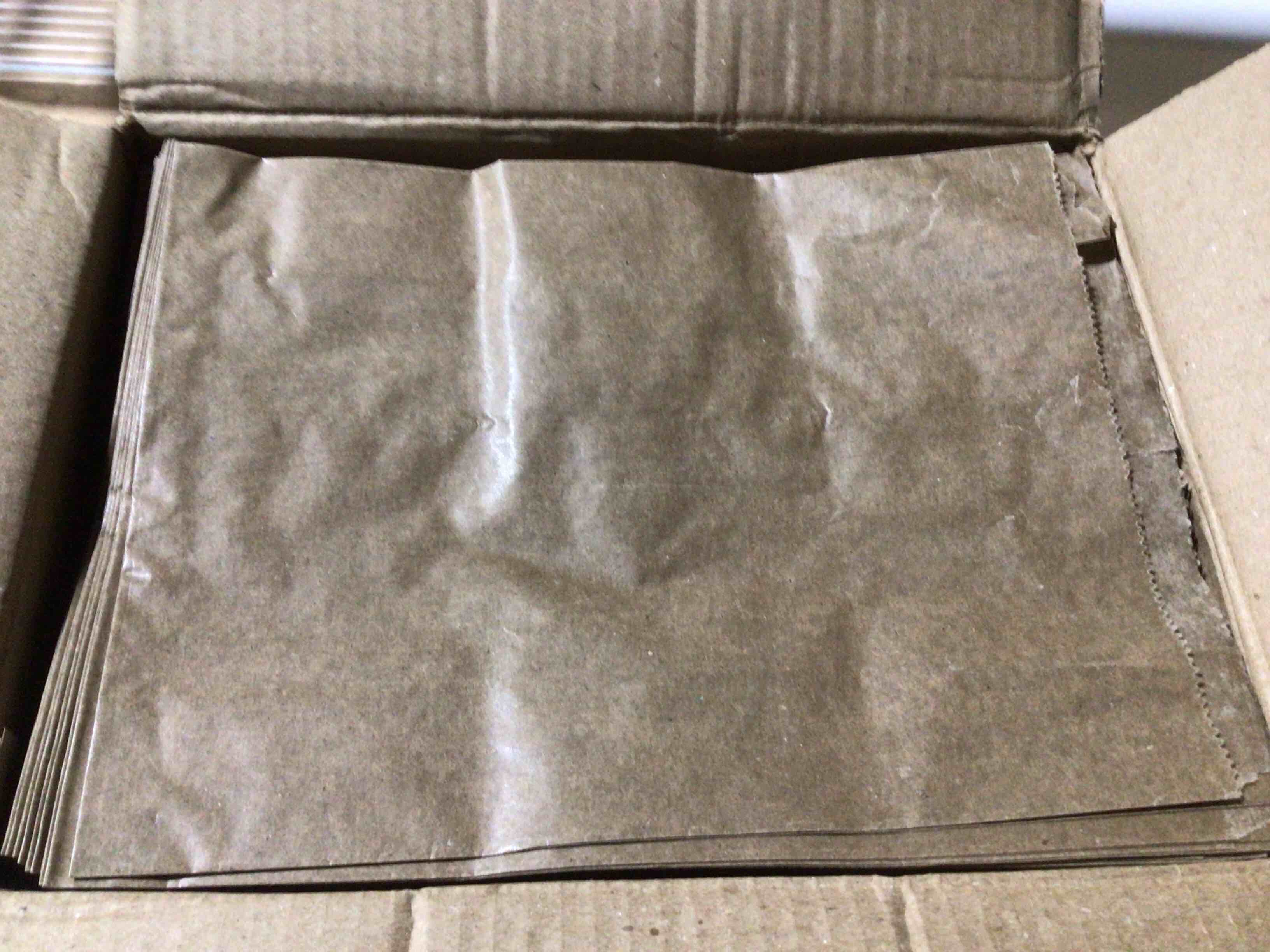 Condition photo showing New/Like New for pack of brown craft paper bags 