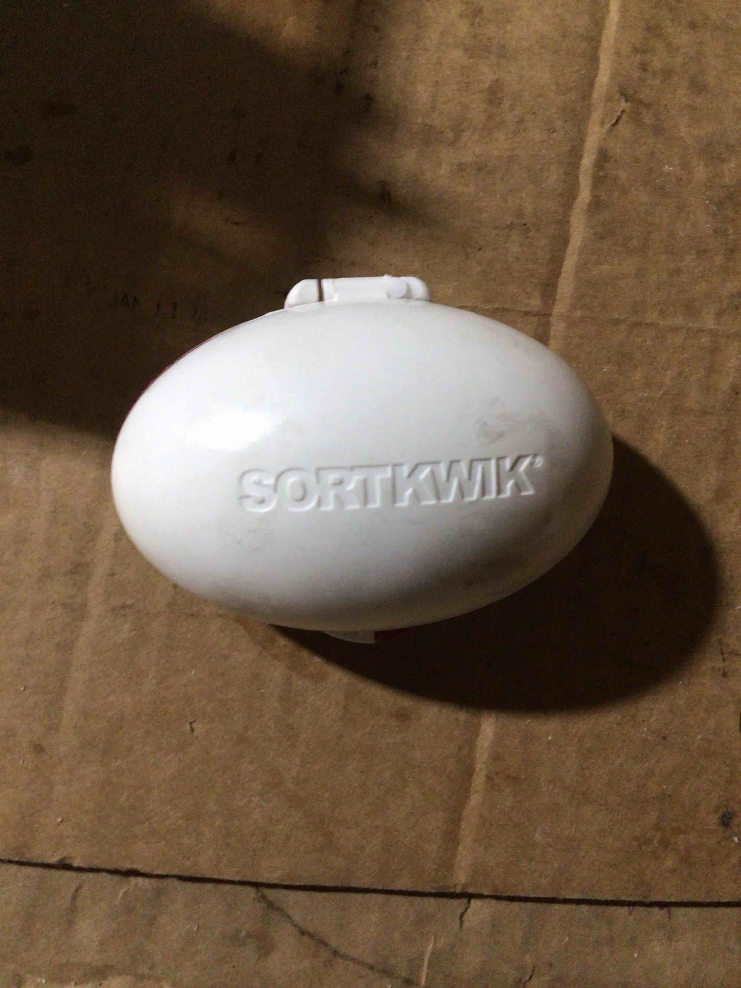 Condition photo showing New/Like New for Sortkwik fingertip moisture 