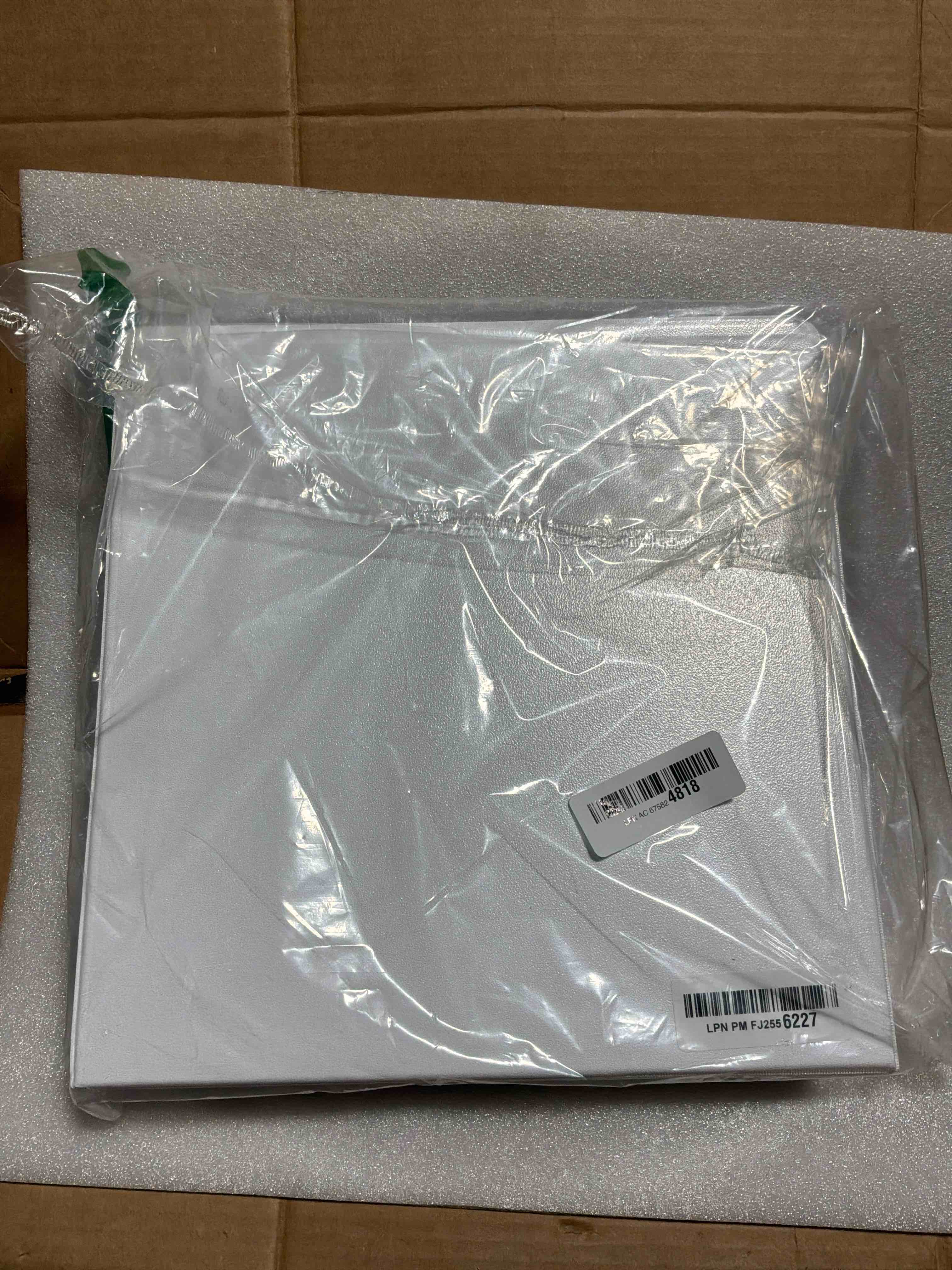 Condition photo showing New/Like New for Amazon Basics 3 Ring Binders, 2 Inch, 4 Pack, D-Ring Organizer for School, Home Office, White 4-Pack 2-inch