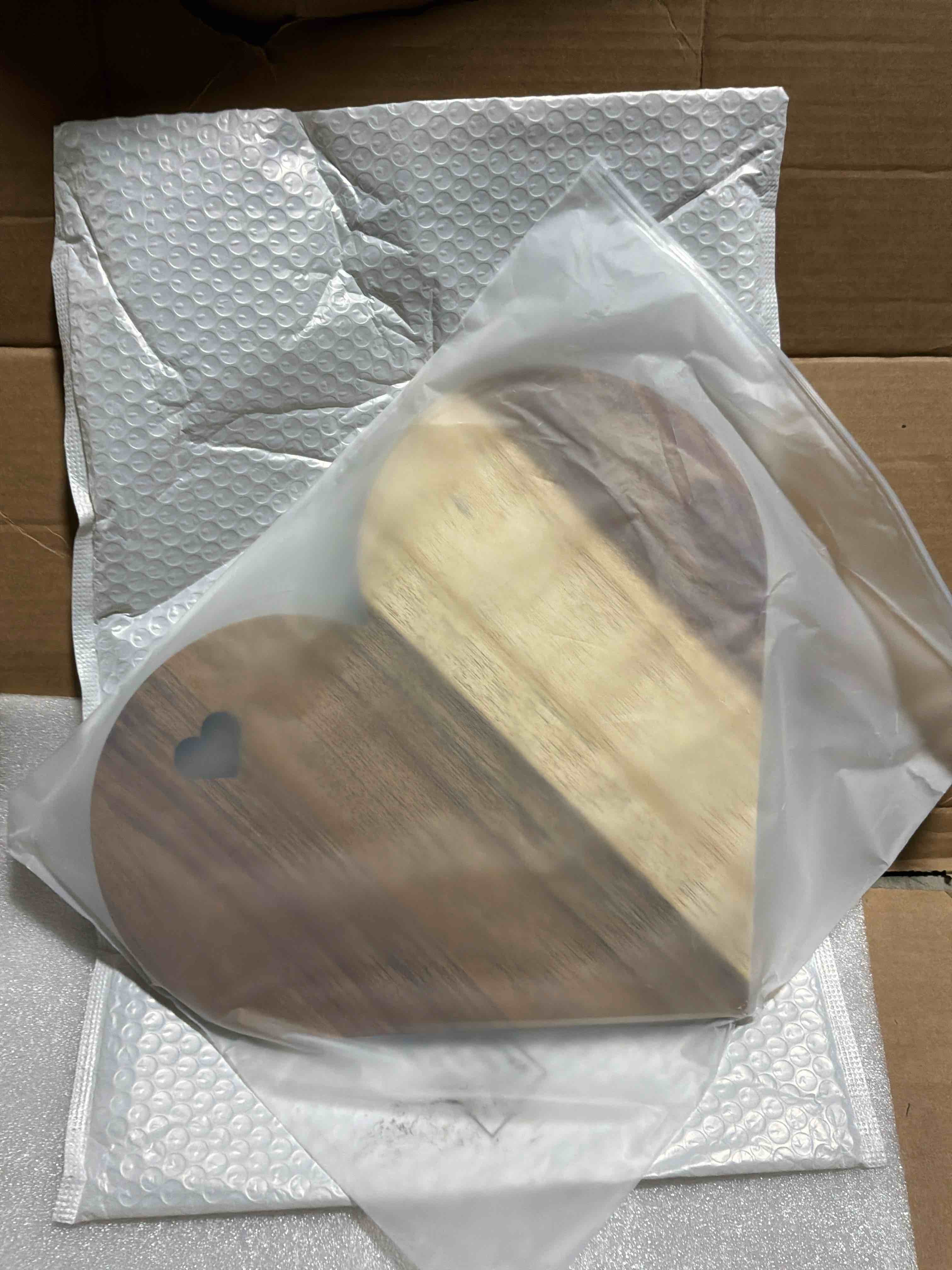 Condition photo showing New/Like New for Patelai Heart Shaped Cutting Board, Acacia Wood Heart Charcuterie Board Bread Cheese Serving Platter Serving Charcuterie for Meat Cheese and Vegetables Wooden Servings Tray Valentine Day Women Gifts