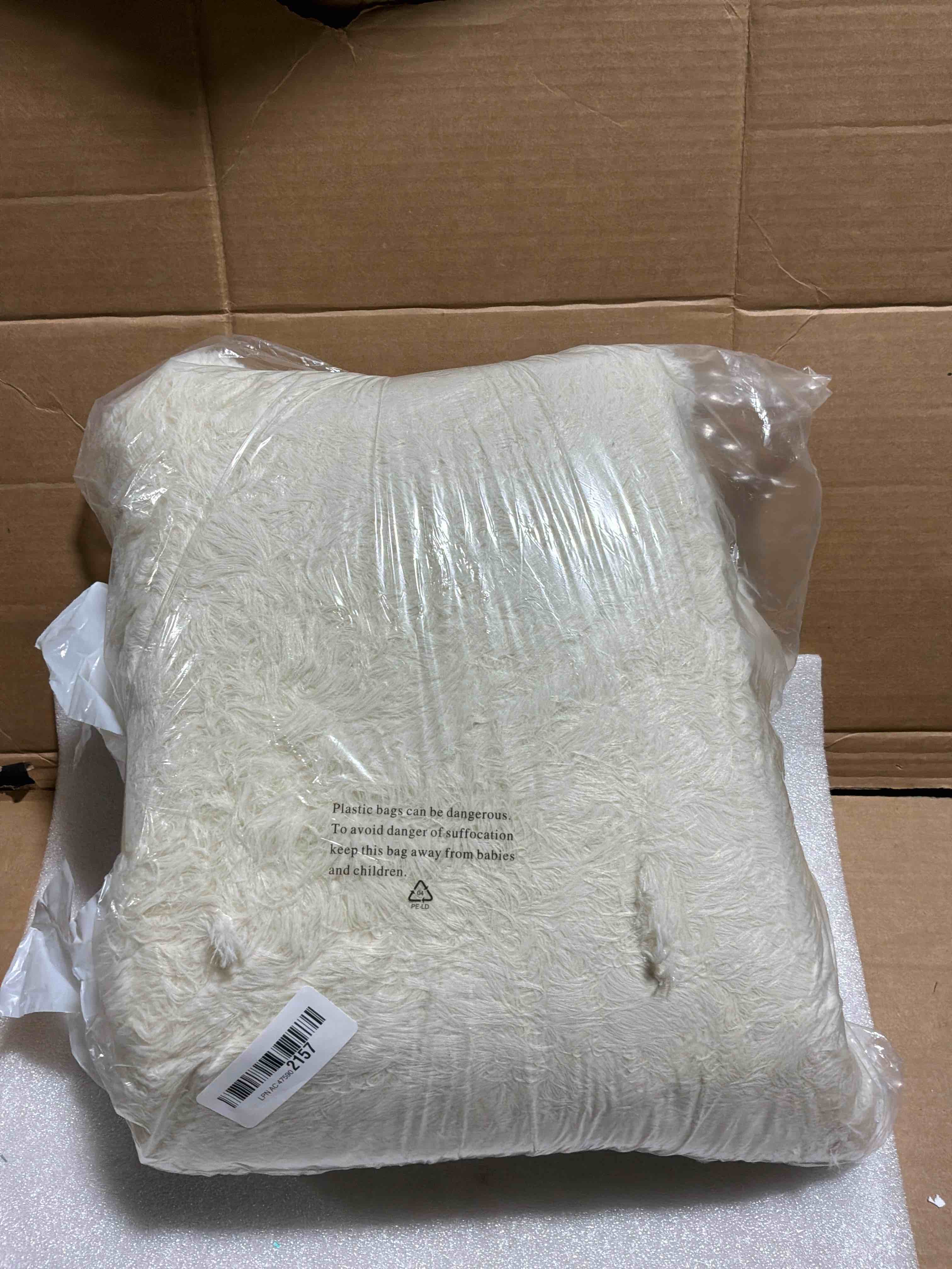 Condition photo showing New/Like New for Ophanie Round Rug 4Ft Ivory Circle Area Rugs, Fluffy Fuzzy Small Bedroom Carpet 4 foot, Plush Shag Floor Cream Living Room Christmas Circular Aesthetic Decor for Kids Teen Boys Baby, Nursery,Classroom 4' (Round) 2- Ivory