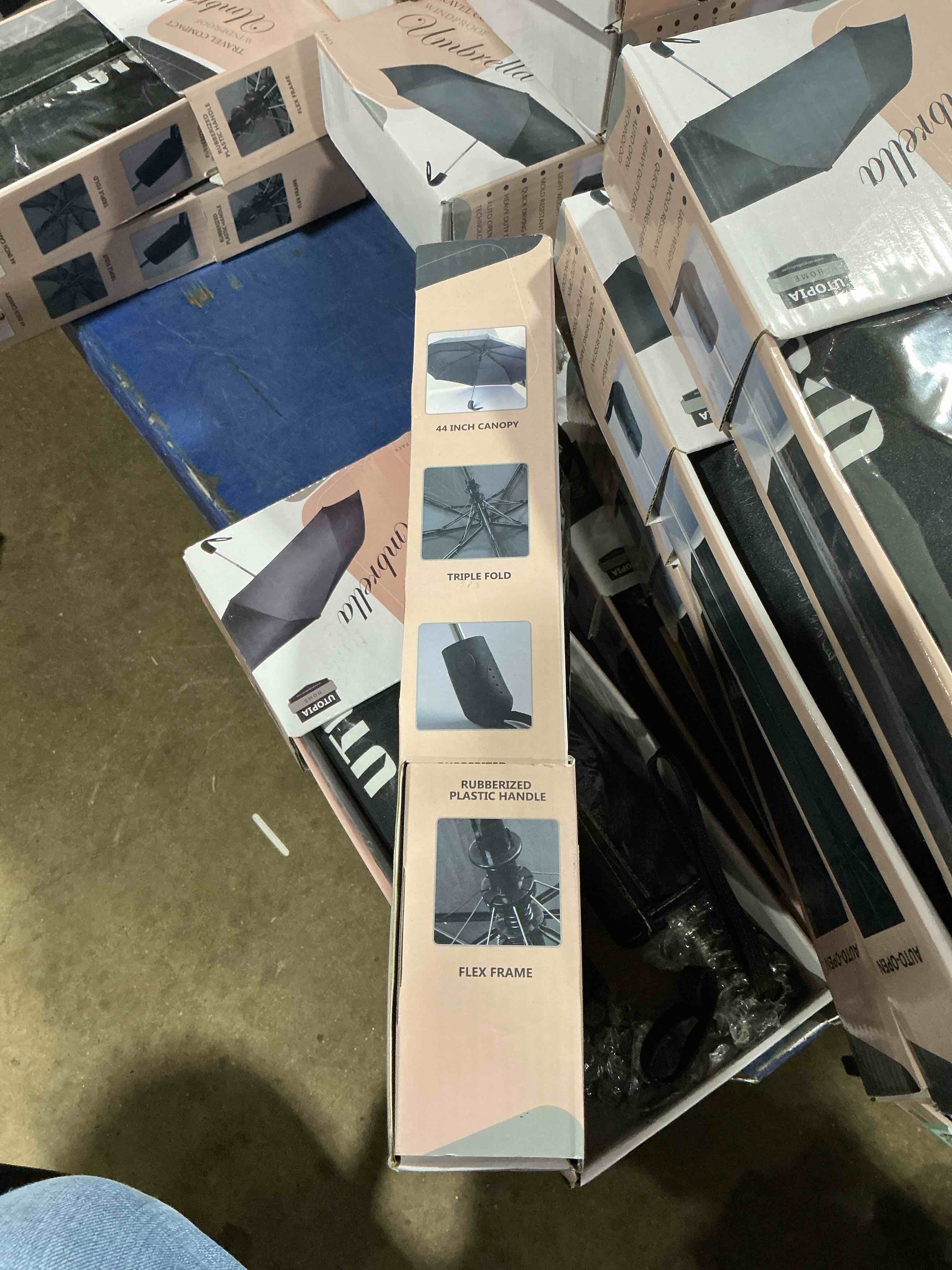 Condition photo showing Good Condition for Utopia 2pk Travel Compact Windproof Umbrella