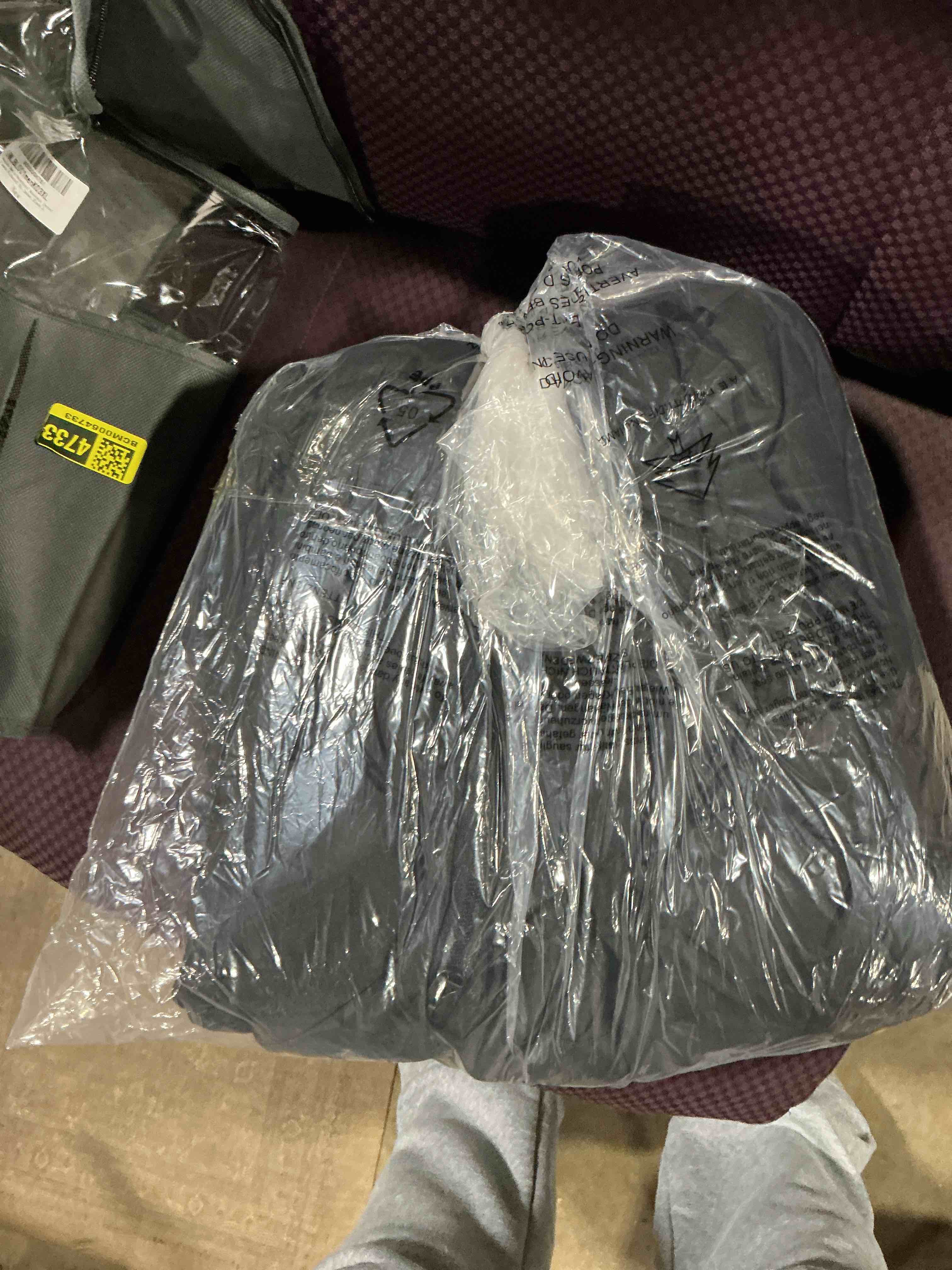 Condition photo showing Good Condition for Wantdo Men’s Waterpfoof Mountain Jacket fleece Windproof ski jacket black Large