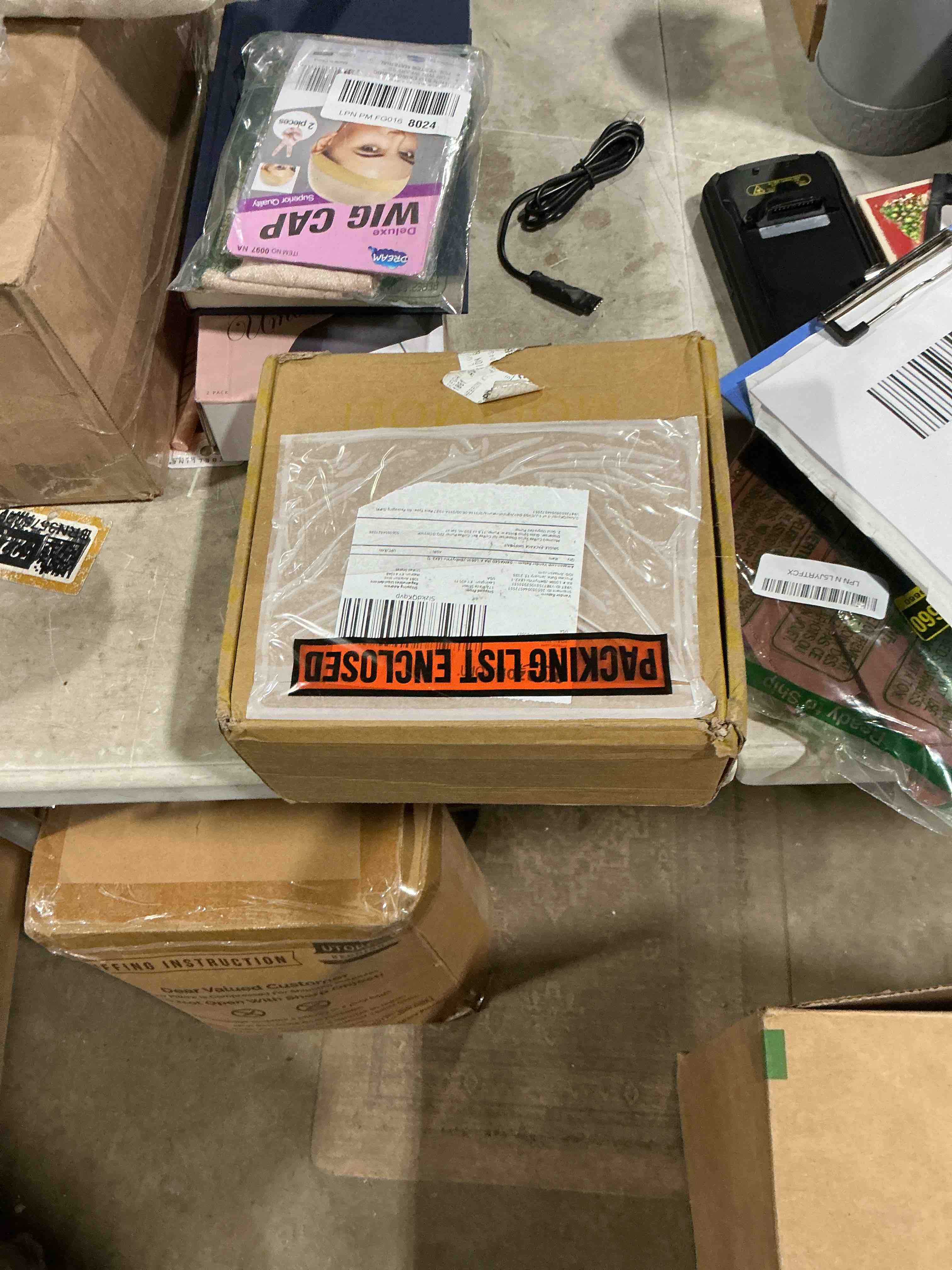 Condition photo showing Good Condition for Molimoli Coffee Syrup Dispenser for Coffee Bar, Coffee Pump Dispenser, Glass Syrup Bottle w. Pump, 11.8 oz 350 ml, Set of 2, Gold Upgraded Pump Gold 350ml, Set of 2