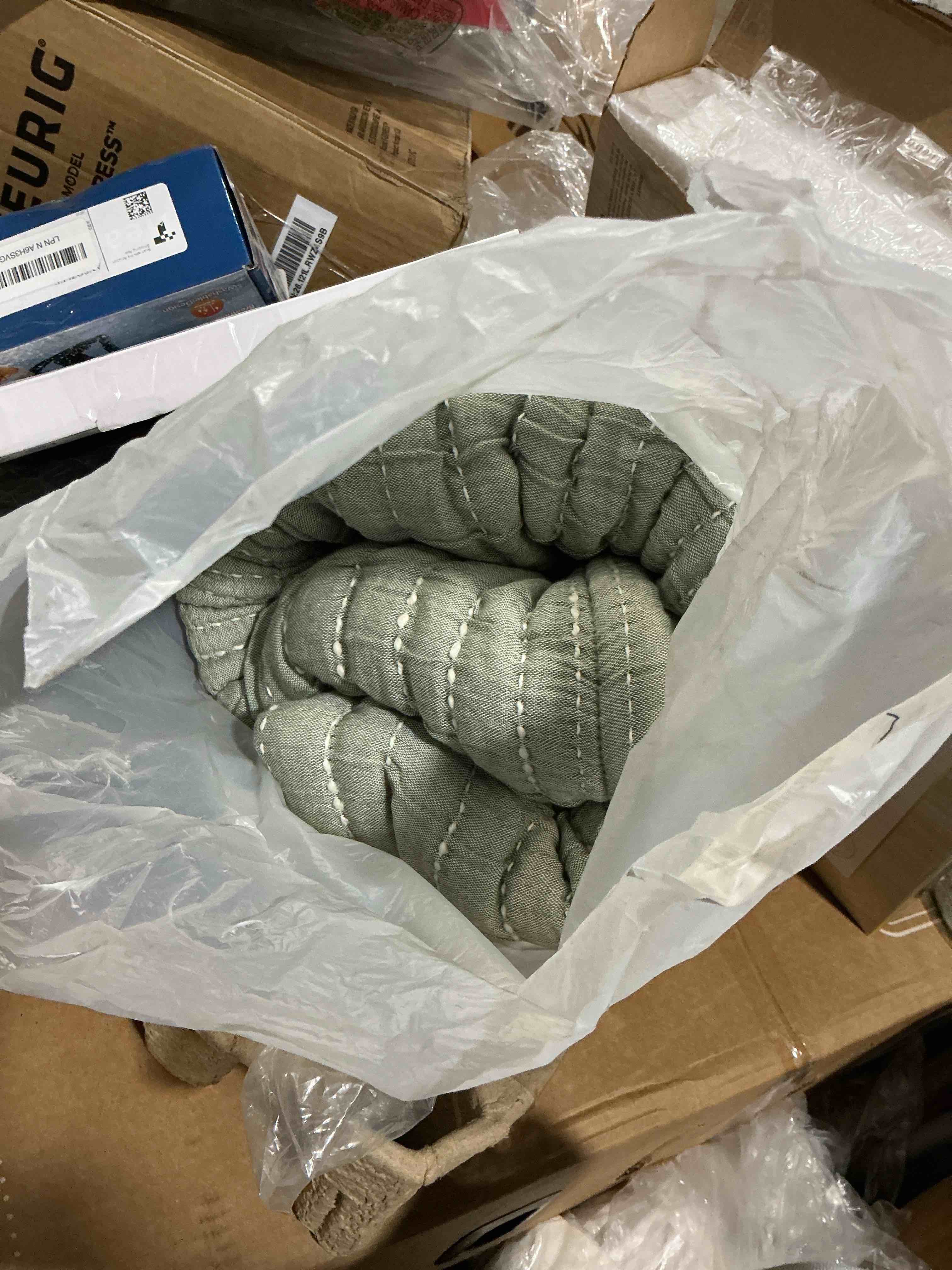 dnu | organic cotton channel stitch pillow shams green, king/cal king