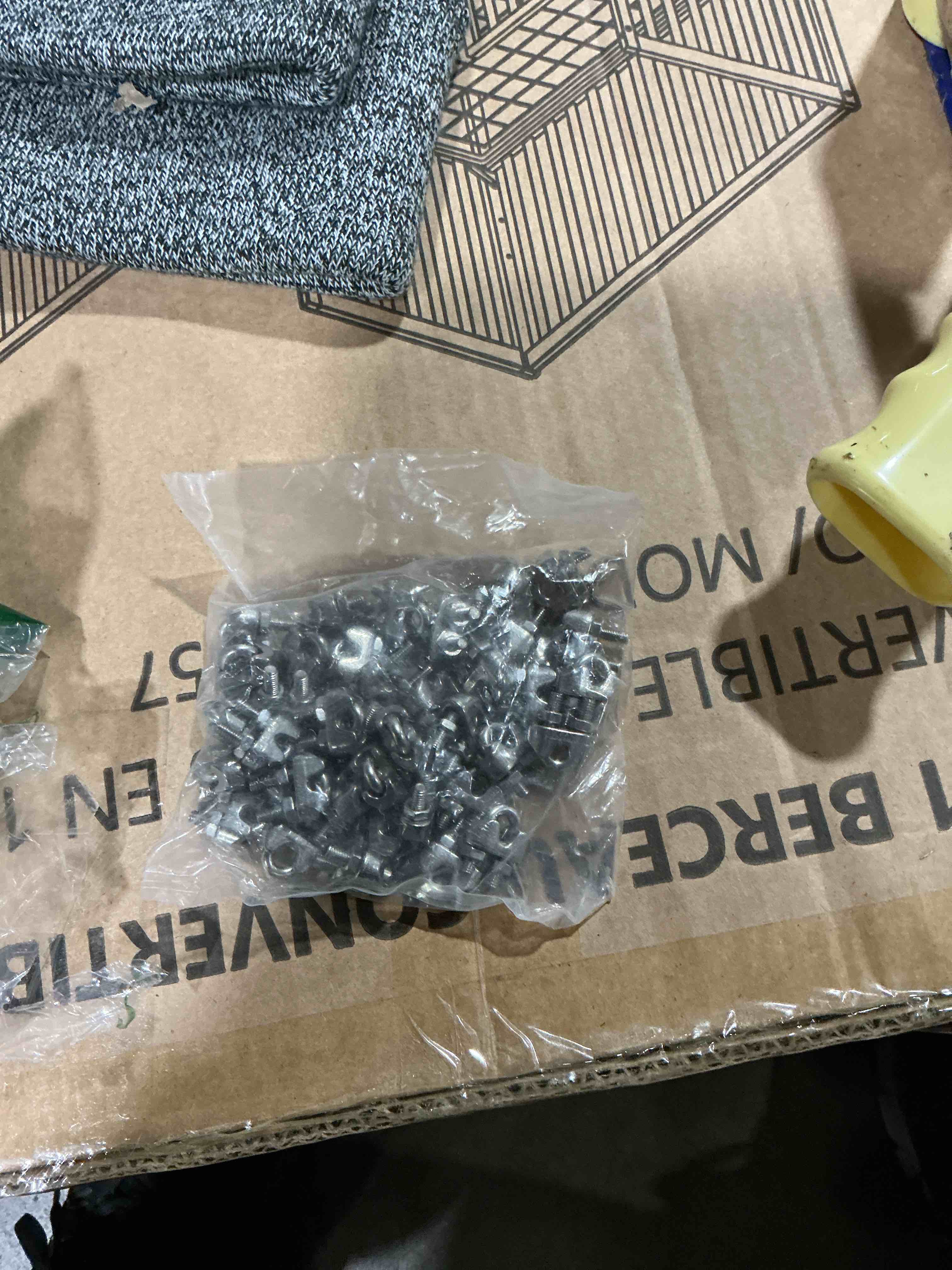 Condition photo showing Good Condition for shuess 40 pcs 1/8" m3 stainless steel wire rope cable clip clamp, used for cable clips, hanging banners or flags,temporary guardrail systems