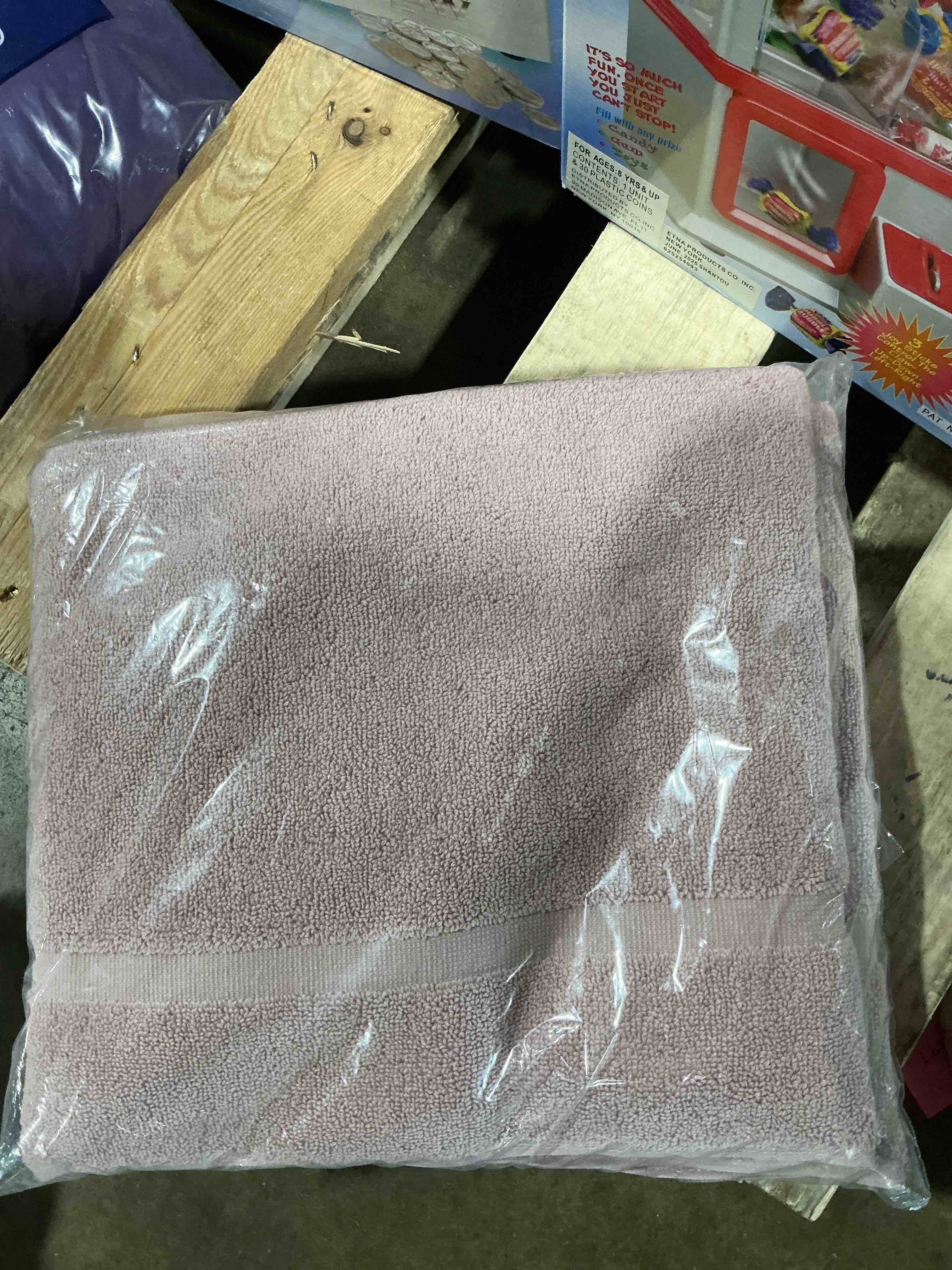 Condition photo showing Good Condition for large bath towel set 2 pack, 30×60 inches, 100% cotton bathroom towels, soft, absorbent & comfortable for home, spa, gym(pink) pink 2 pack – 30\"x60\"