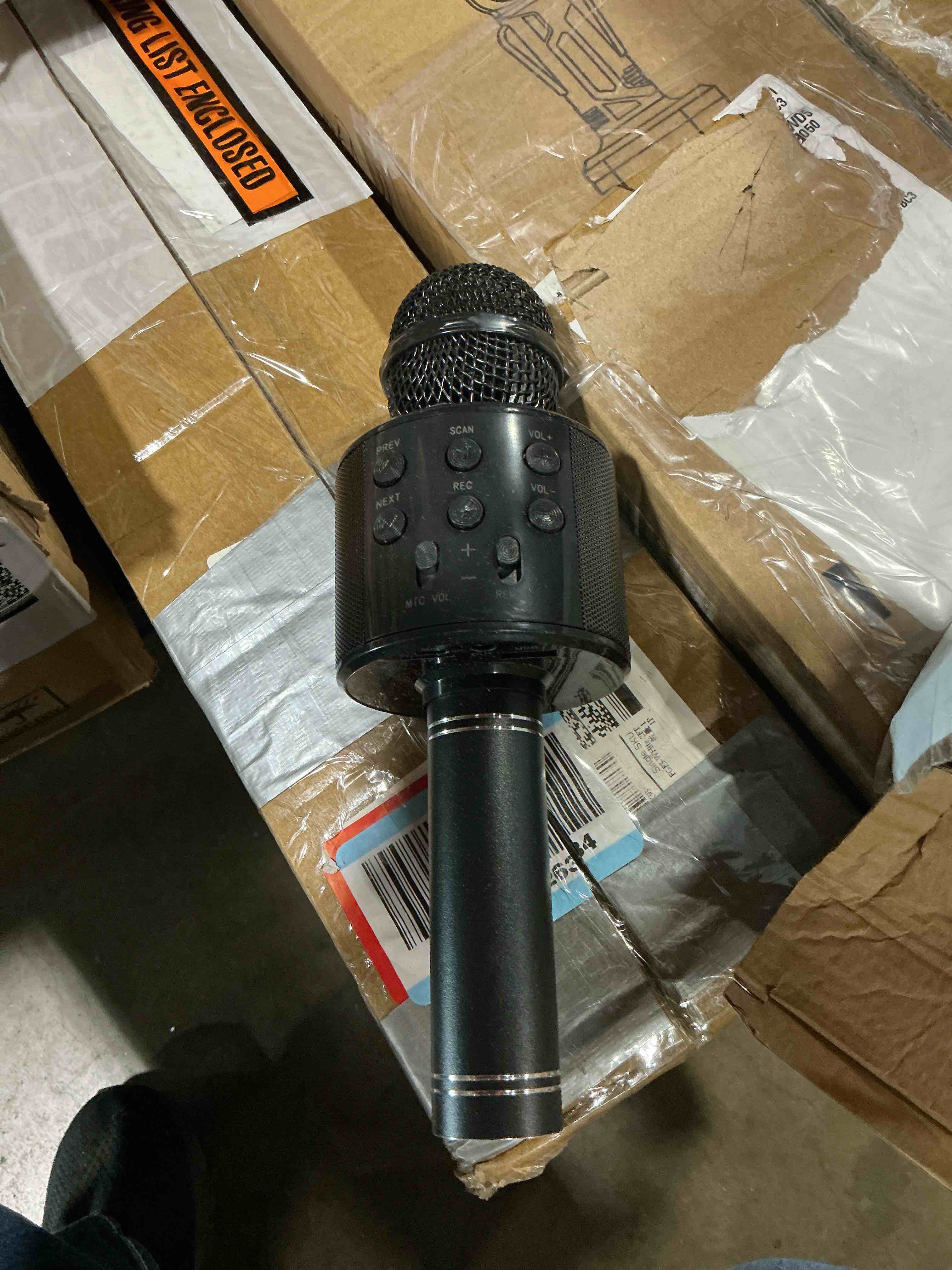 wireless bluetooth karaoke microphone portable handheld mic speaker 3-in-1 for all gifts smartphones