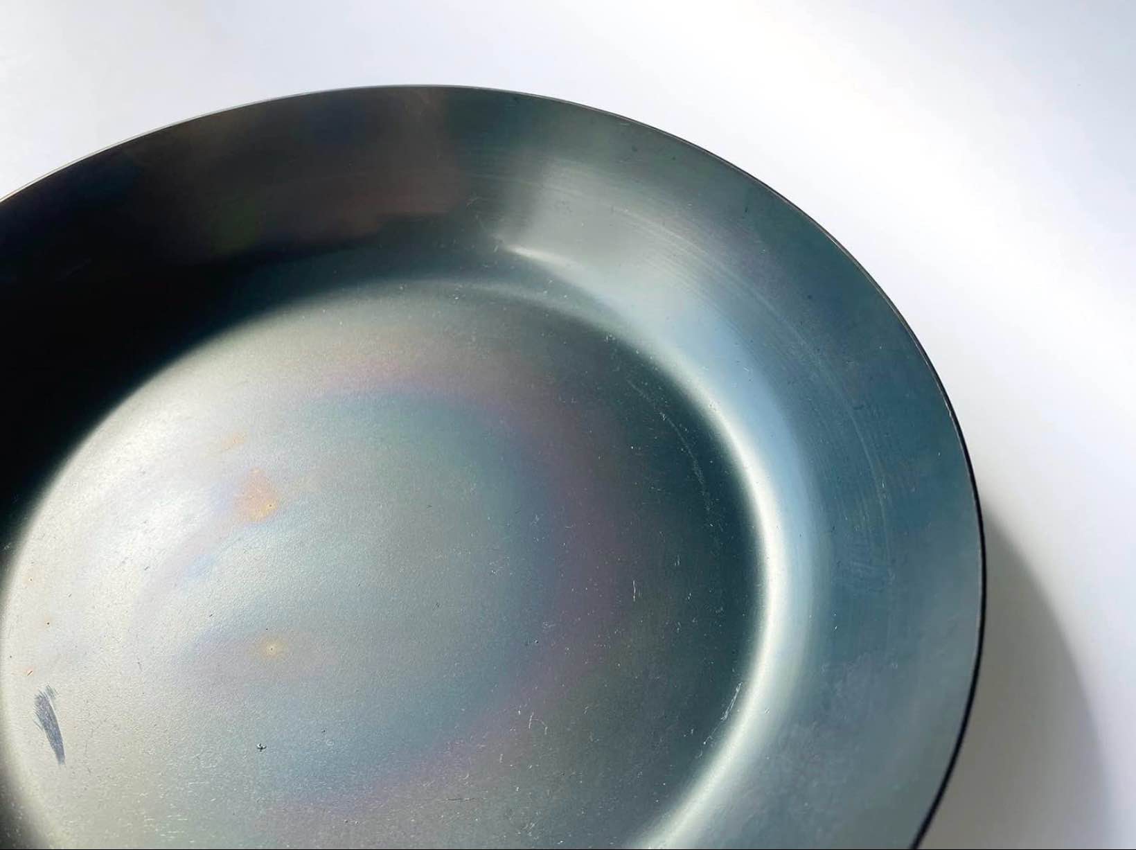 Condition photo showing Good Condition for (similar to)fujita metal 111018 frying pan, iron, 10.2 inches (26 cm), integrated handle, induction compatible, made in japan, outdoor activities, camping, black black (black 19-3911tcx) 26cm