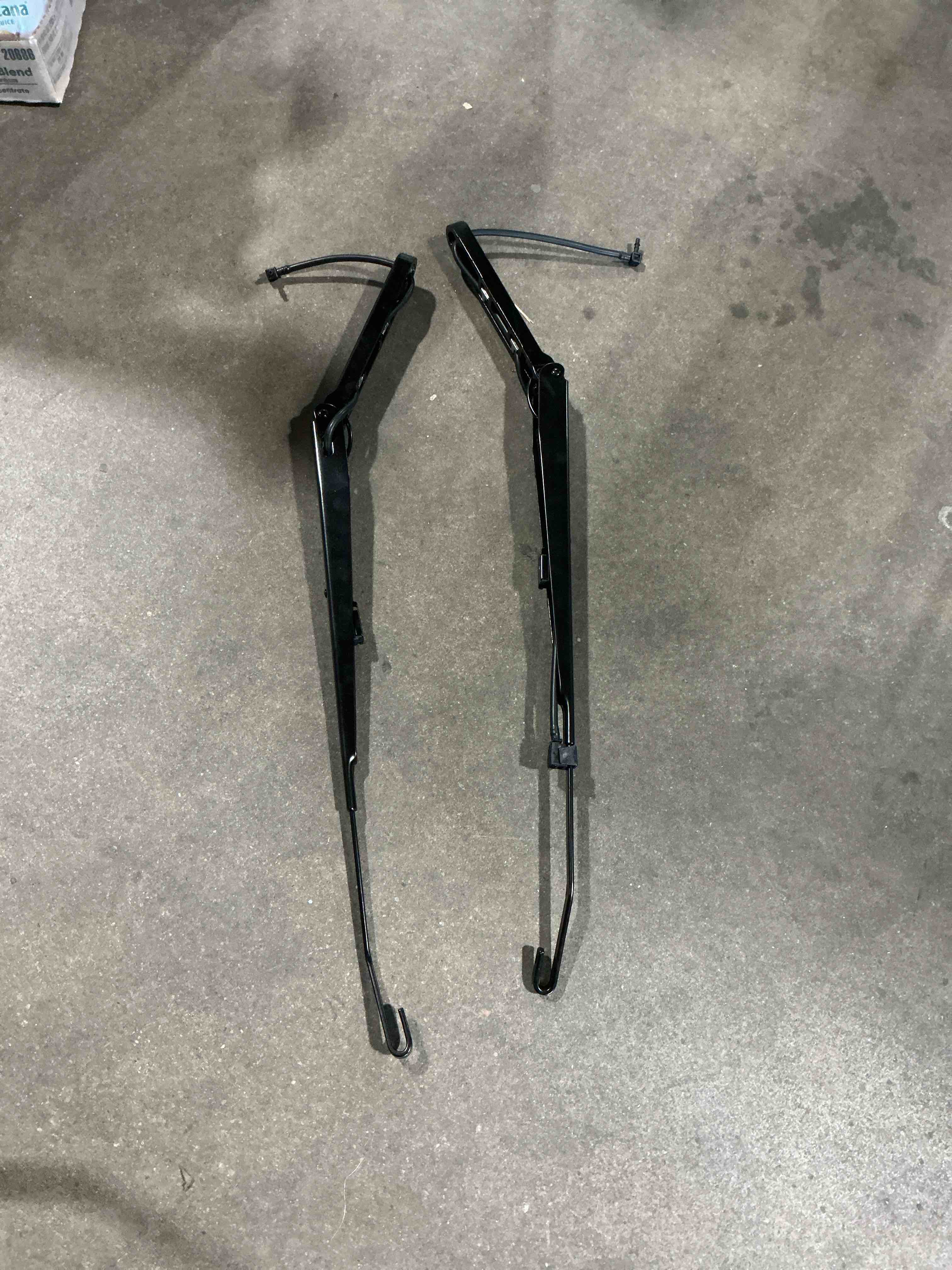 dorman 42694 front passenger side windshield wiper arm compatible with select cadillac / chevrolet / gmc models