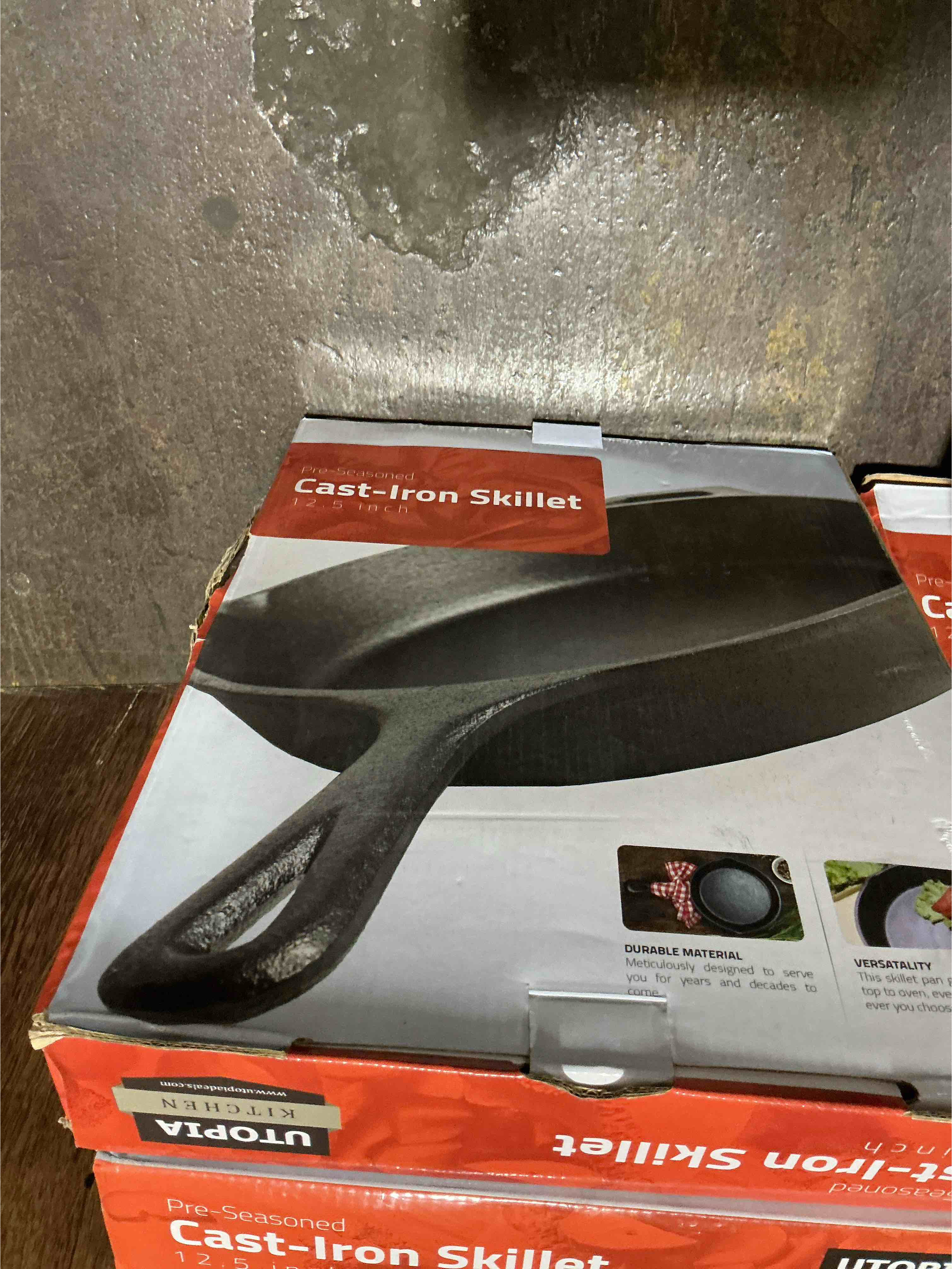 Utopia Kitchen 12.5-inch Pre-Seasoned Cast Iron Skillet