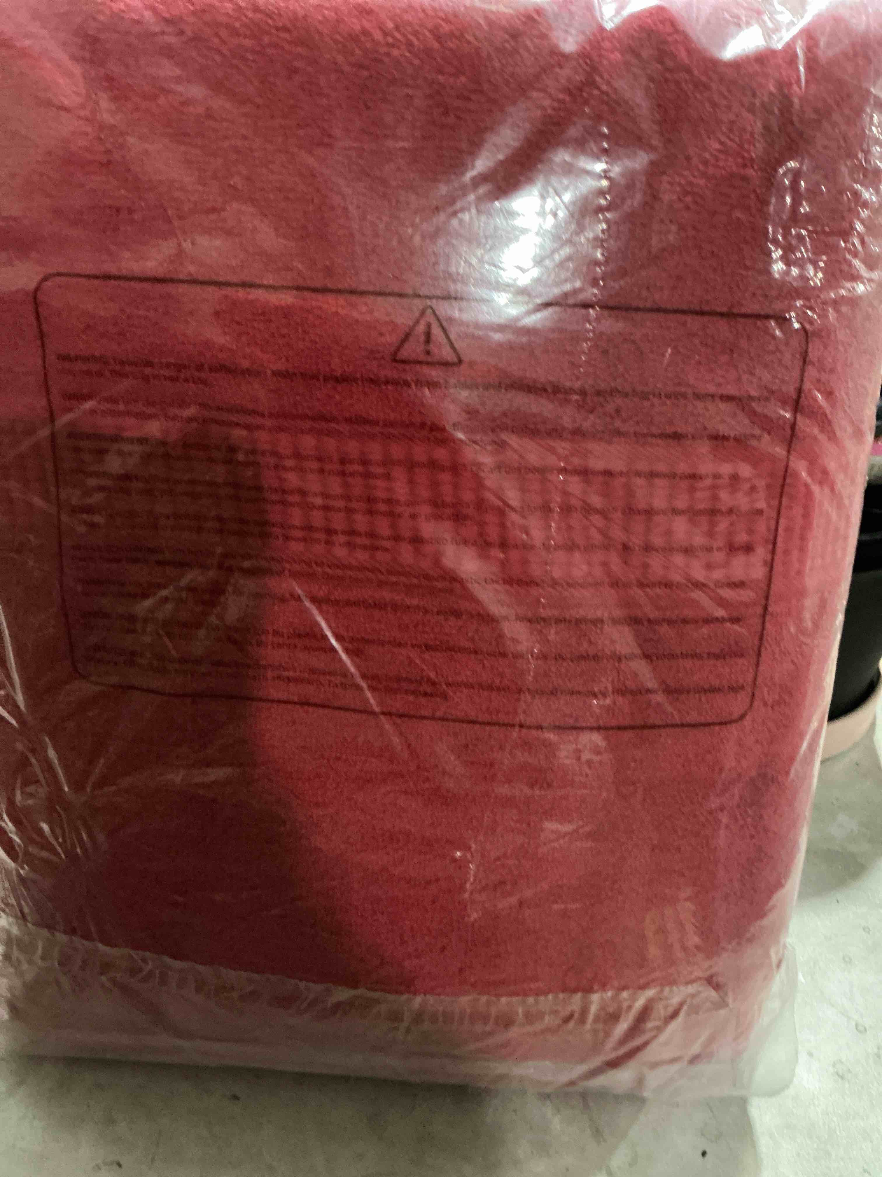 Condition photo showing New/Like New for utopia towels 600 gsm bath sheets 2 pack 35 x 70 in red