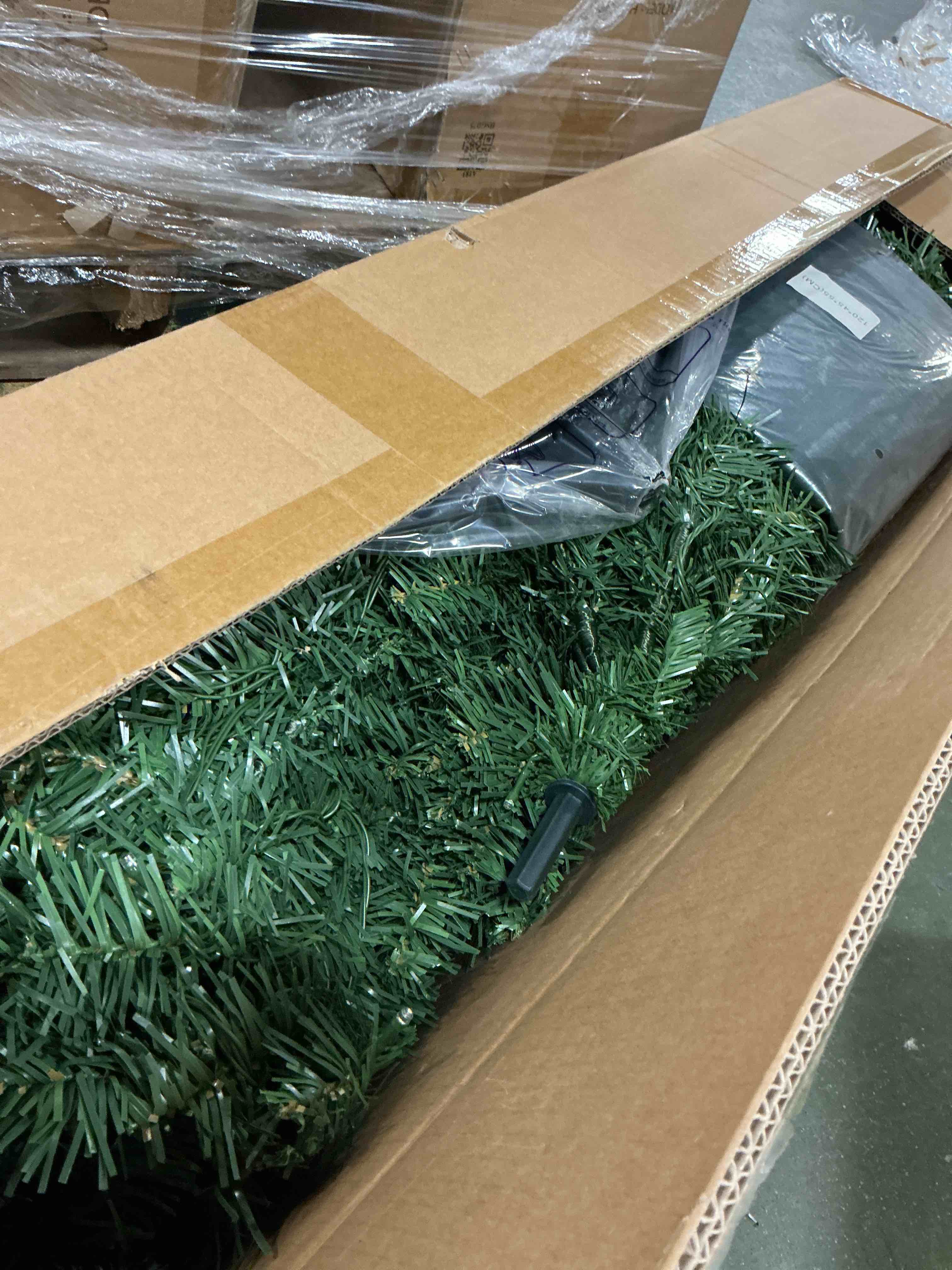 Condition photo showing Good Condition for 7.5 ft Artificial Christmas Tree Premium Pine Xmas Tree with 1000 Branch Tip, 1 Minute Christmas Tree Unlit Realistic Holiday Party Decor for Home Office, Foldable Stand, Easy Assembly