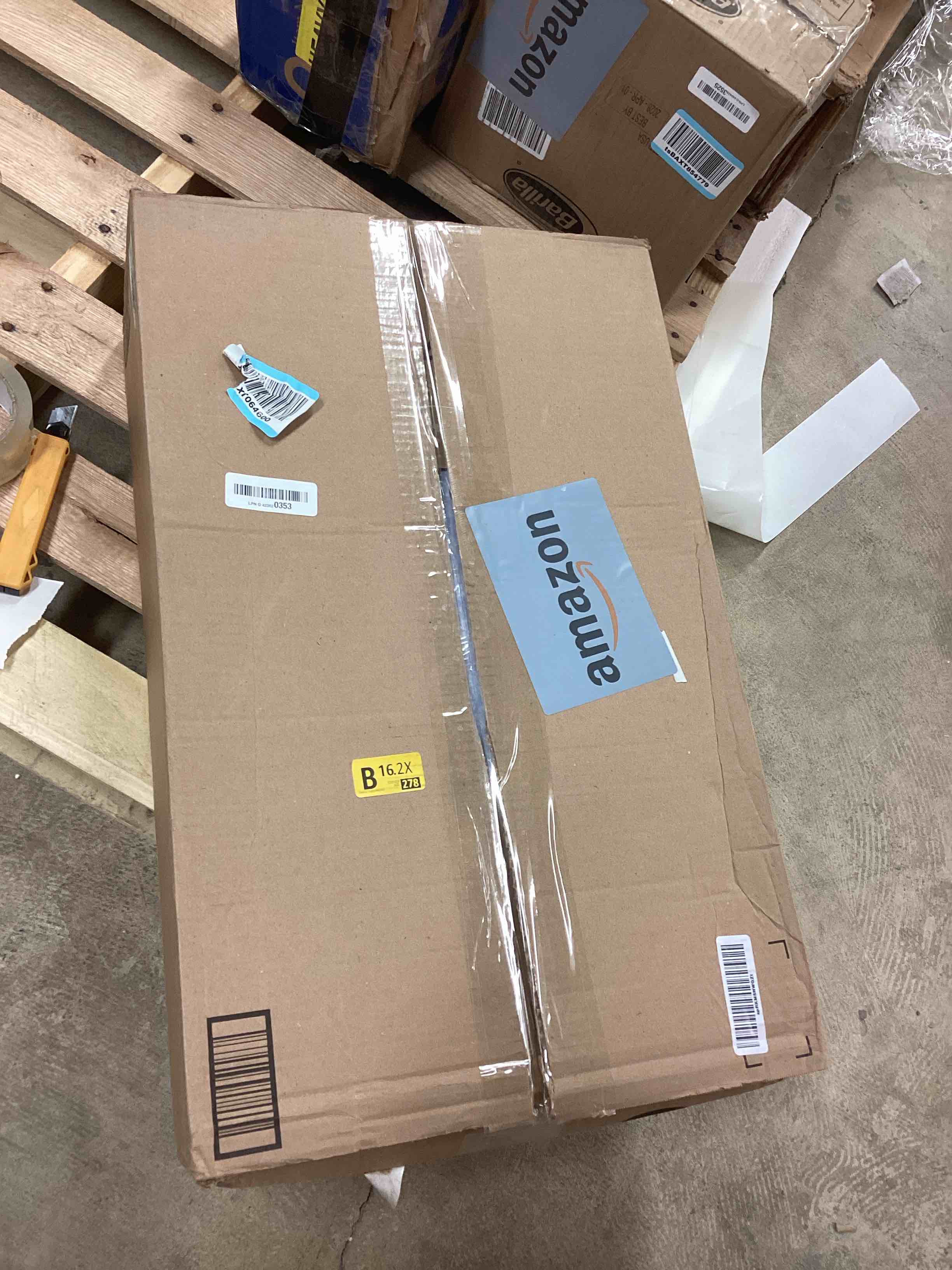 Condition photo showing New/Like New for Upgraded 132 Gal XXL Large Oval Ice Bath with Air Ring, Multi-Layered Portable Cold Plunge Tub for Athletes, Foldable & Inflatable Cold Tub Recovery at Home, Outdoors,Gym Use Bathtubs. Black