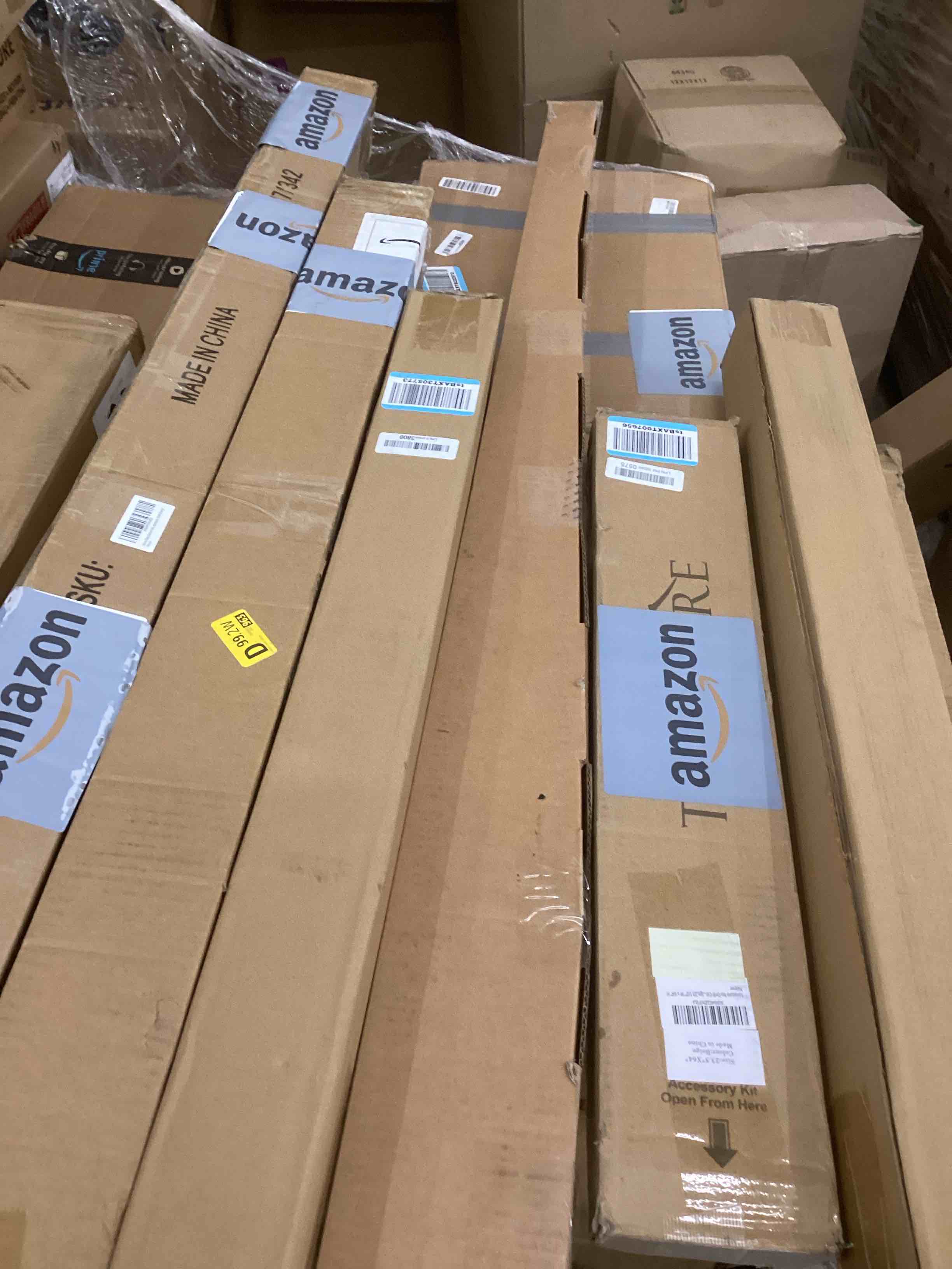 Condition photo showing Good Condition for assorted curtain rods and window blinds 