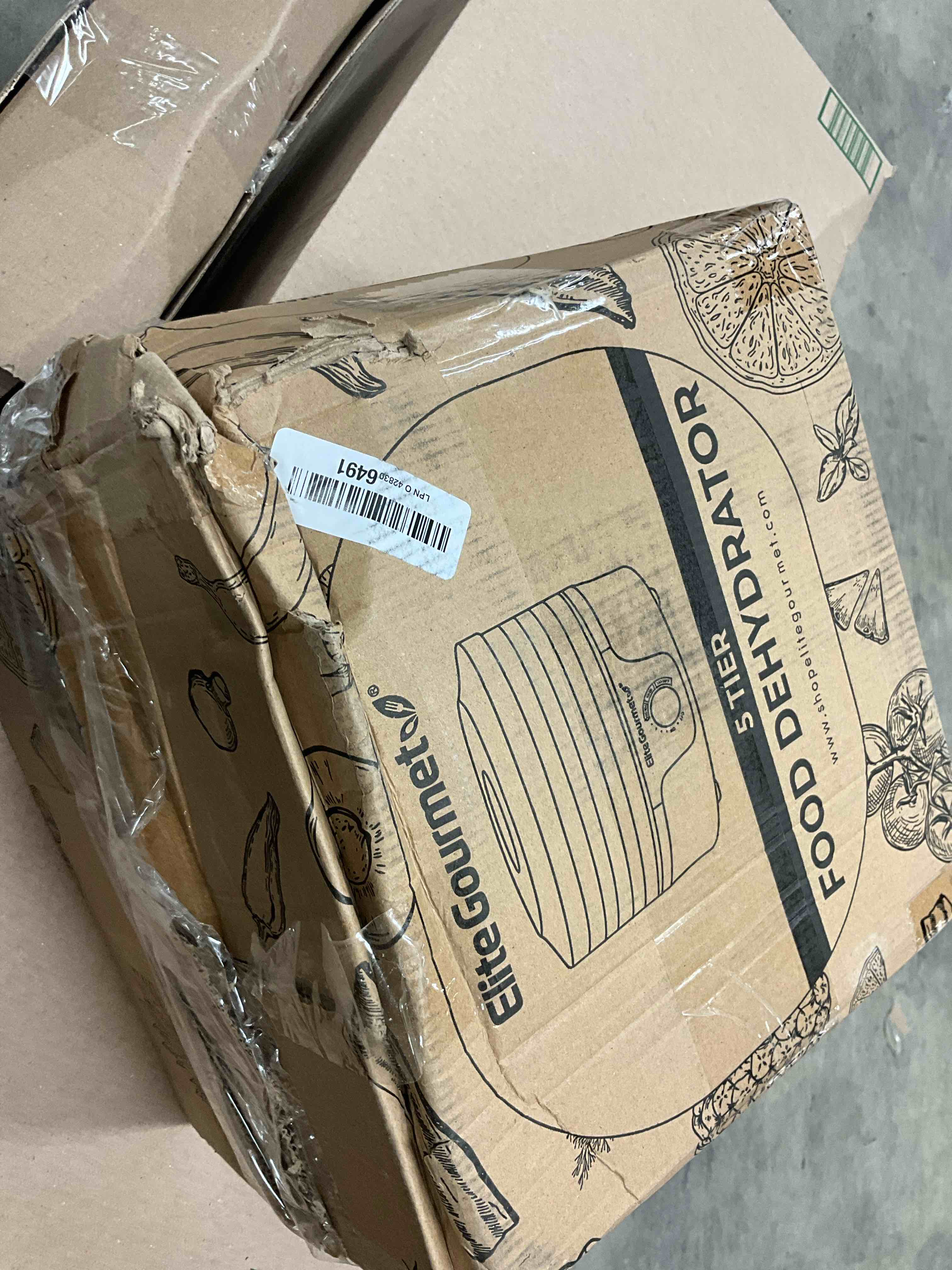 Condition photo showing Good Condition for Elite Gourmet EFD319 Food Dehydrator, 5 BPA-Free 11.4" Trays Adjustable Temperature Controls, Jerky, Herbs, Fruit, Veggies, Dried Snacks, Black