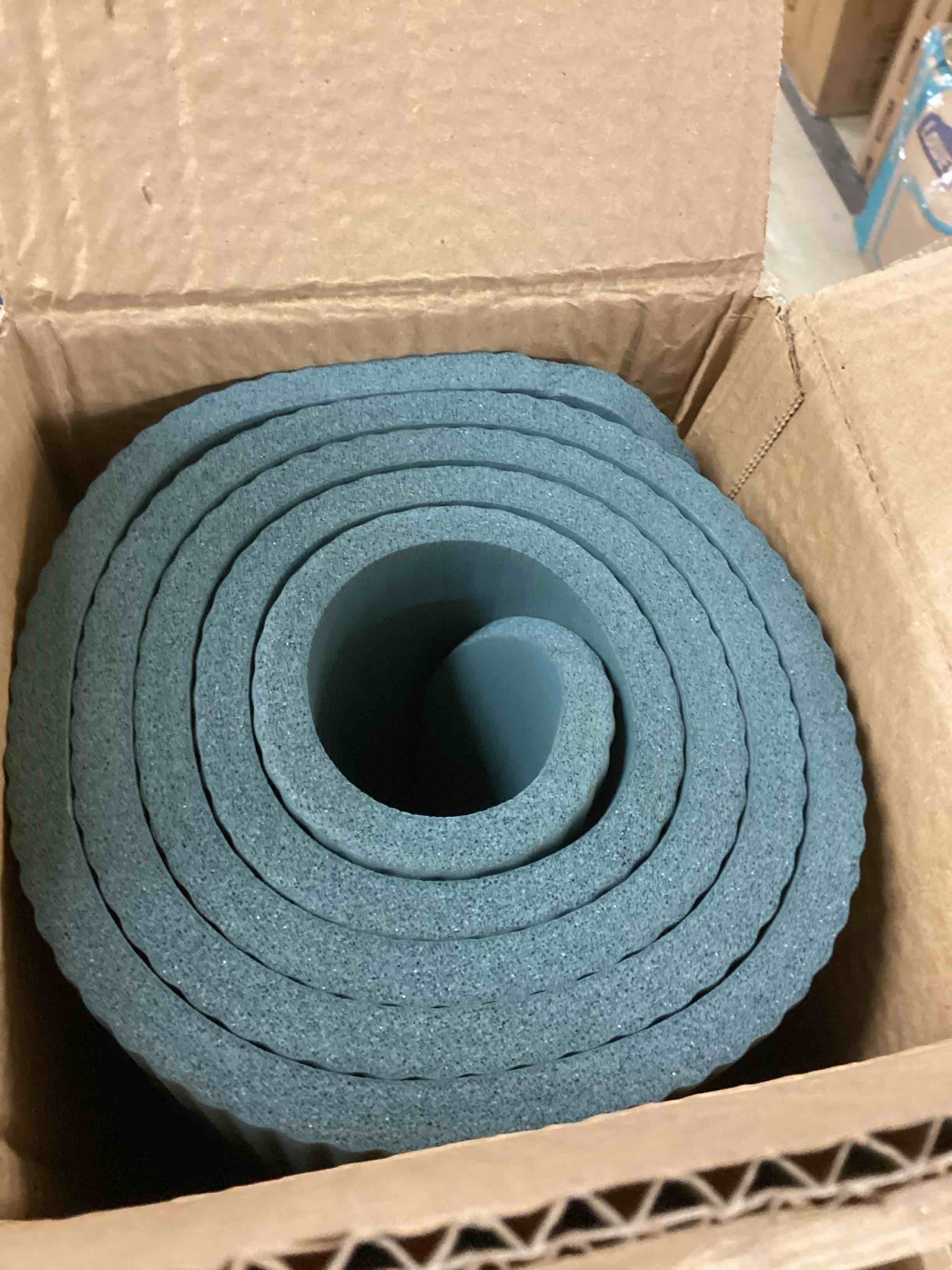 Condition photo showing Good Condition for Gaiam Essentials 2/5" Thick (10mm) Yoga & Pilates, Fitness & Exercise Mat with Easy-Cinch Carrier Strap Cushion Support For Fitness and Gym Workouts
