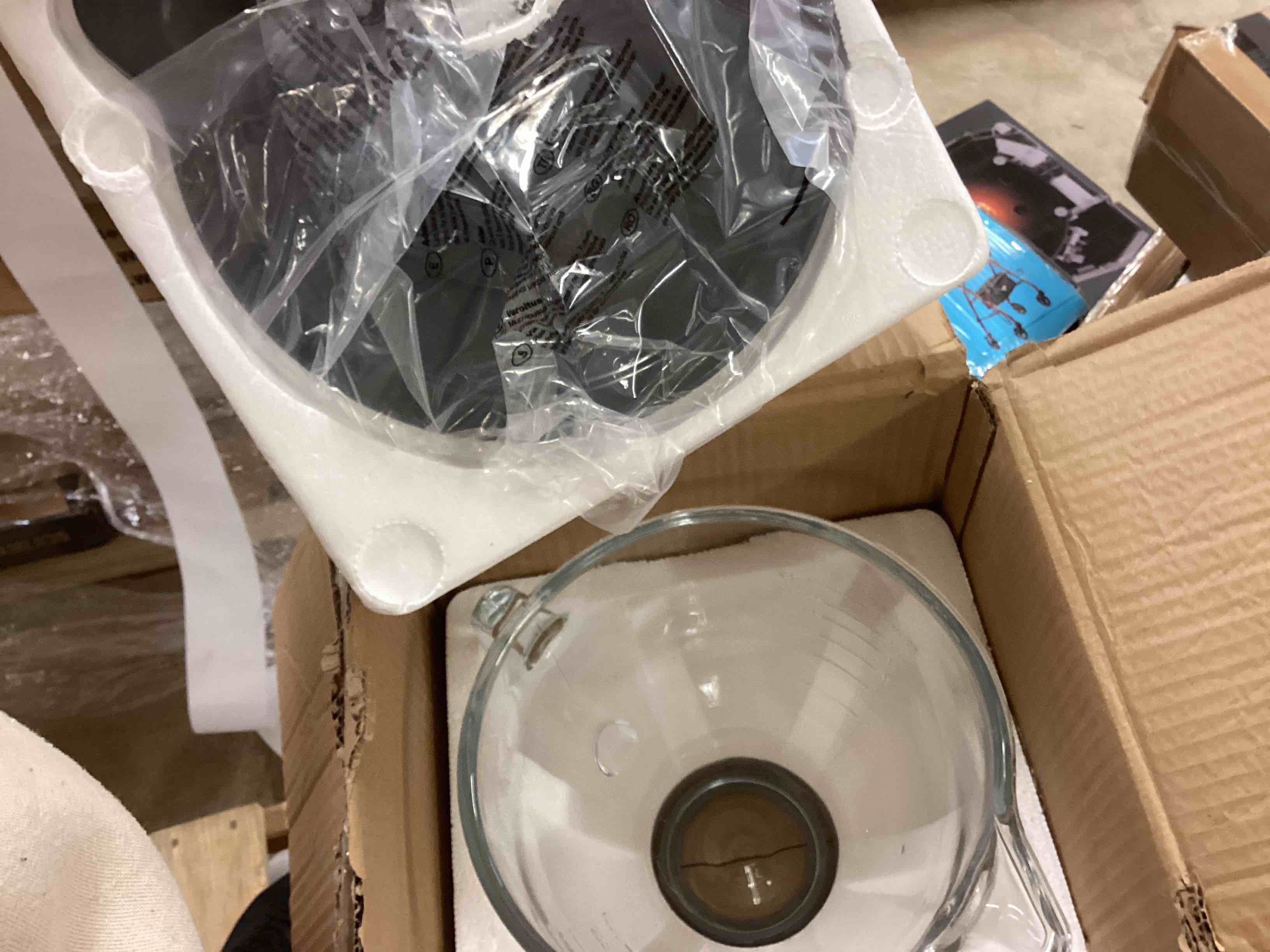 Condition photo showing New/Like New for 5QT Glass Bowl Compatible with KitchenAid 4.5 and 5-Quart Tilt Stand Mixers,Glass Mixing Bowl with Lid, Measurement Markers and Handle, Dishwasher Safe