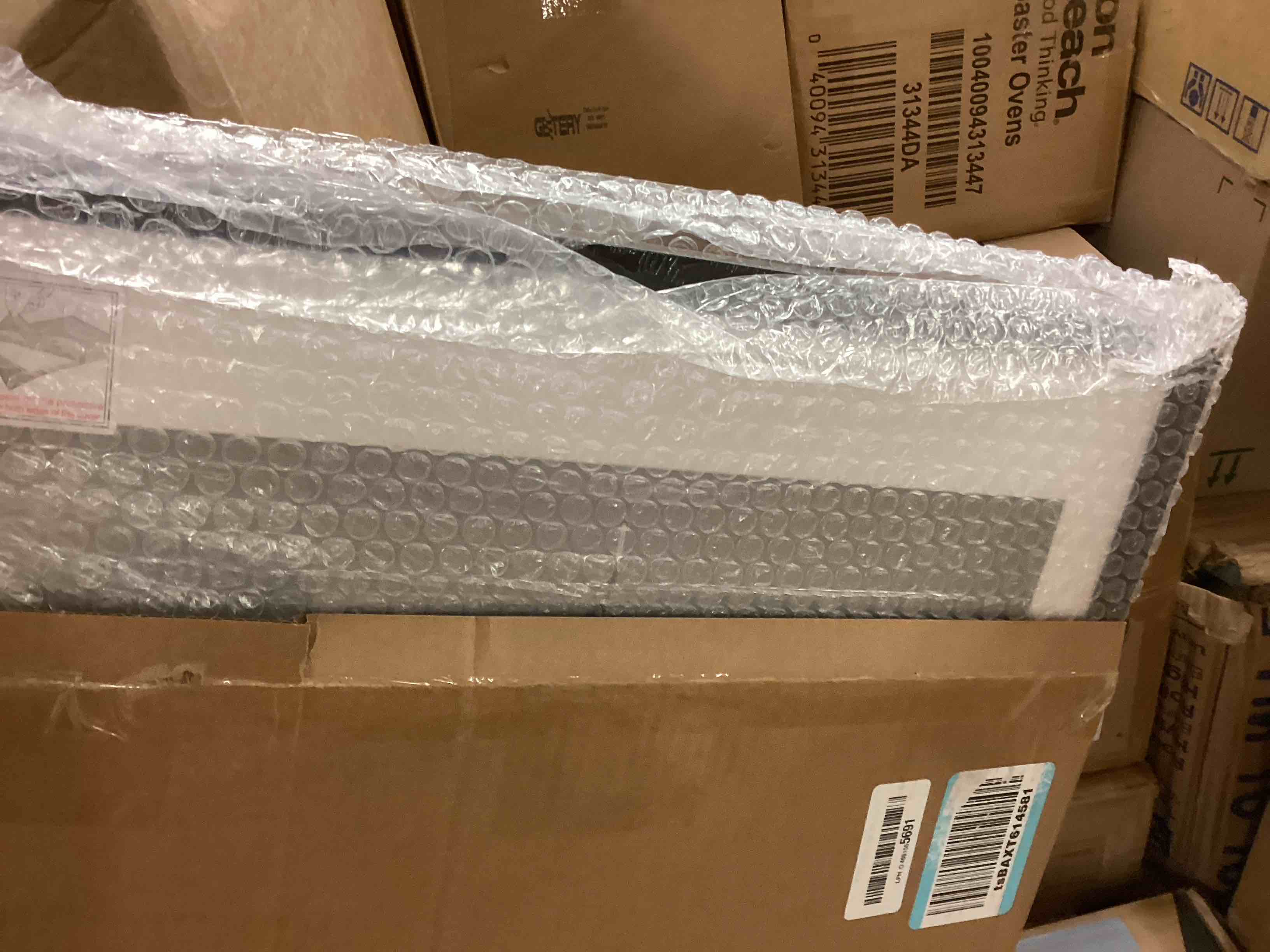 Condition photo showing New/Like New for upsimples 16x24 Picture Frame, Display Pictures 14x20 with Mat or 16 x 24 Without, Wall Hanging Poster Frames, Black, 1 Pack Black 16x24