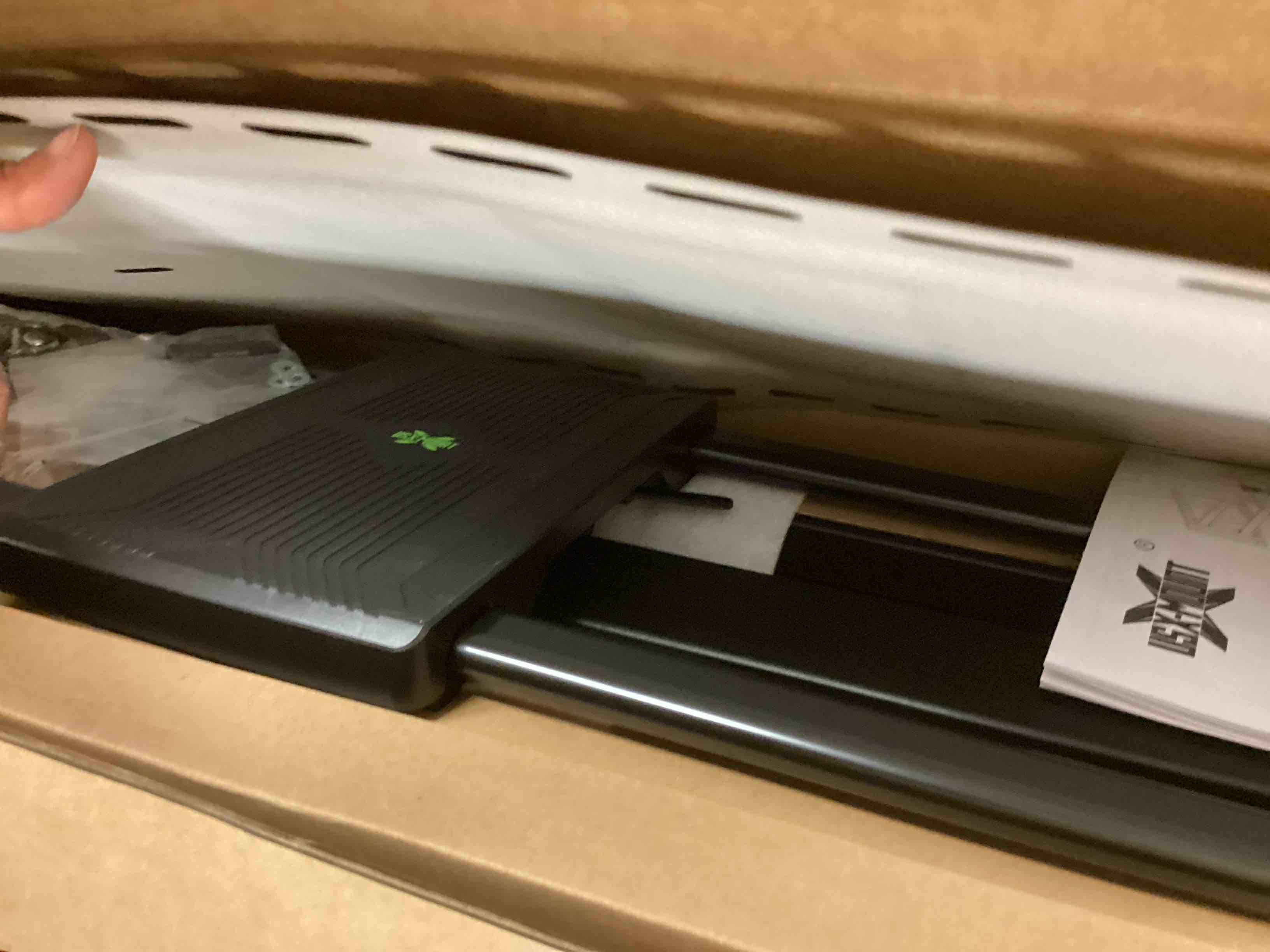 Condition photo showing Good Condition for USX Mount Long Arm TV Wall Mount for Most 42-95 inch TV 40 Inch Extension Full Motion TV Mount?Pre-Assembled Wall Mount with Swivel and Tilt Up to 150lbs Fits 8?/12?/16?/24? Studs VESA 800x400mm 40" long arm TV Mount for 42-95"TVS