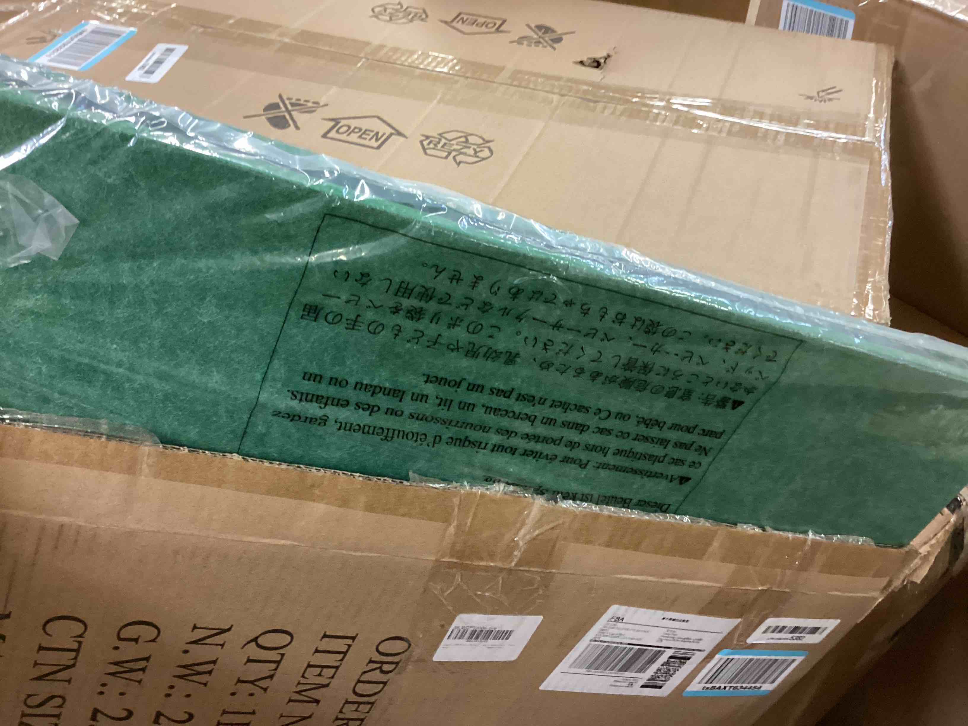 Condition photo showing New/Like New for 1000 Pieces Portable Jigsaw Puzzle Board with 6 Colored Sorting Trays, Tilting Puzzle Boards with 2-in-1 Stand & Cover, Lightweight Felt Jigsaw Table with Angle Adjustments - Green