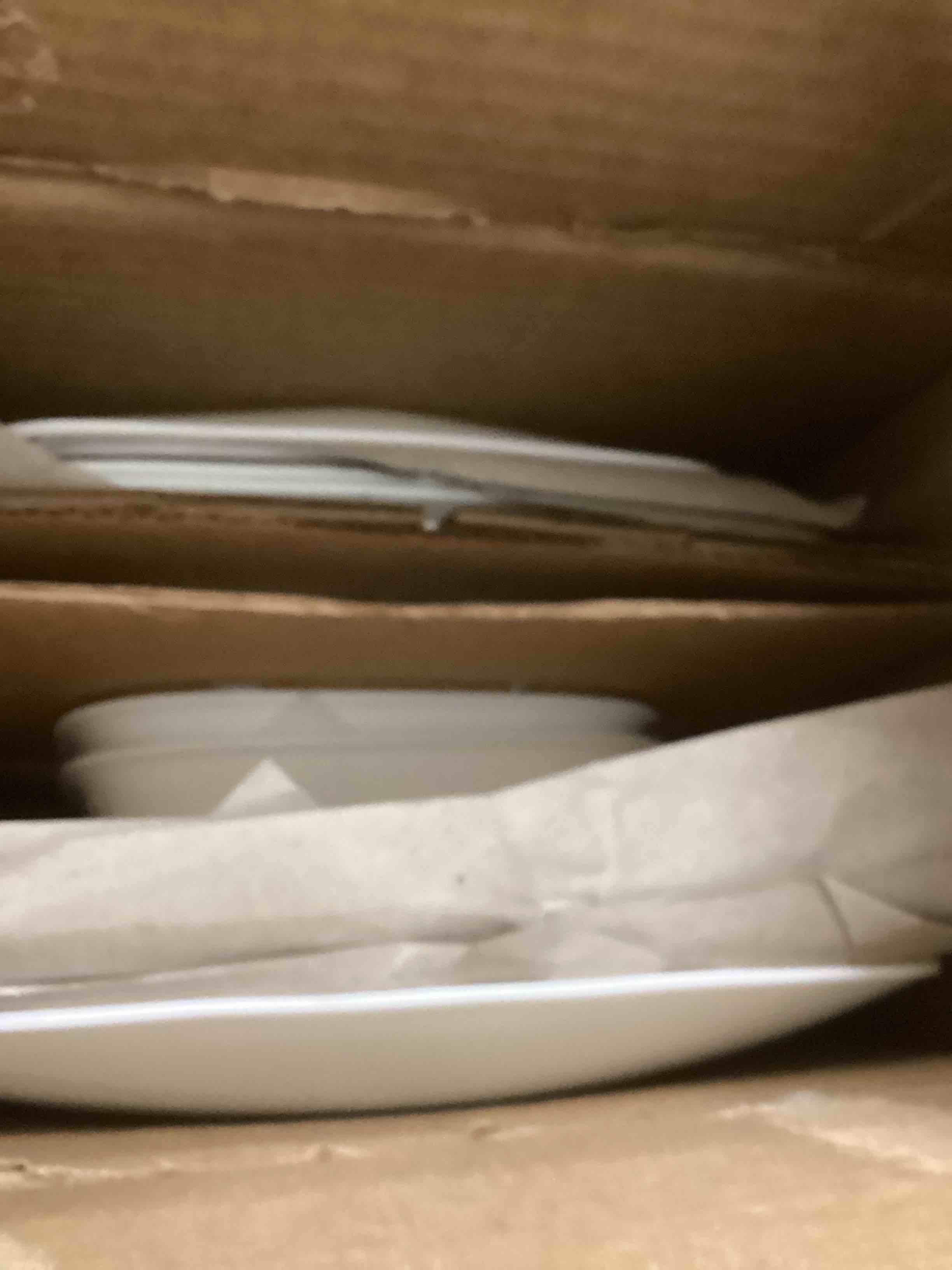 Condition photo showing New/Like New for Corelle Vitrelle 18-Piece Service for 6 Square Dinnerware Set Triple Layer Glass and Chip Resistant, Lightweight Square Plates and Bowls Set, Pure White