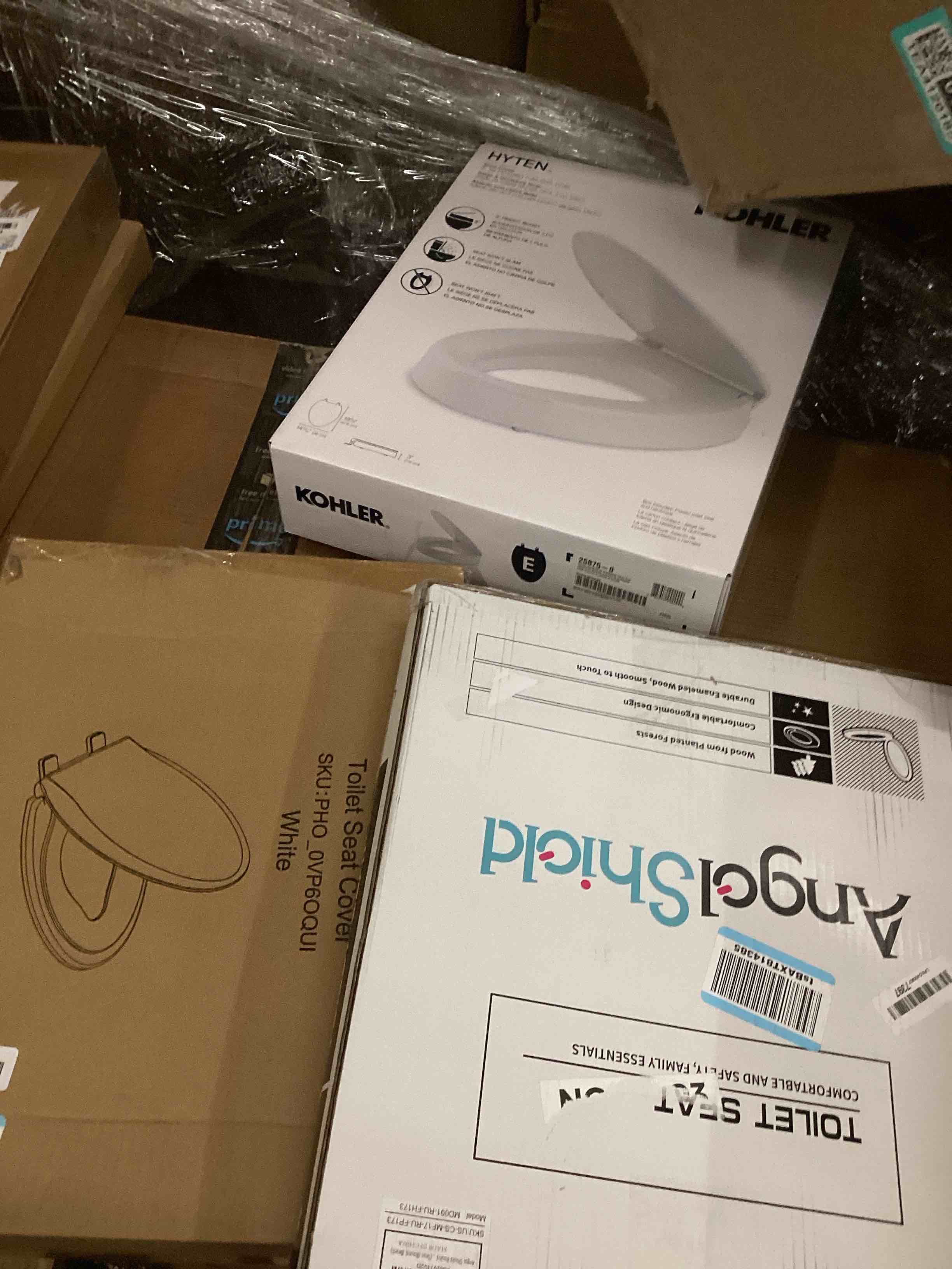 Condition photo showing Good Condition for assorted toilet seats