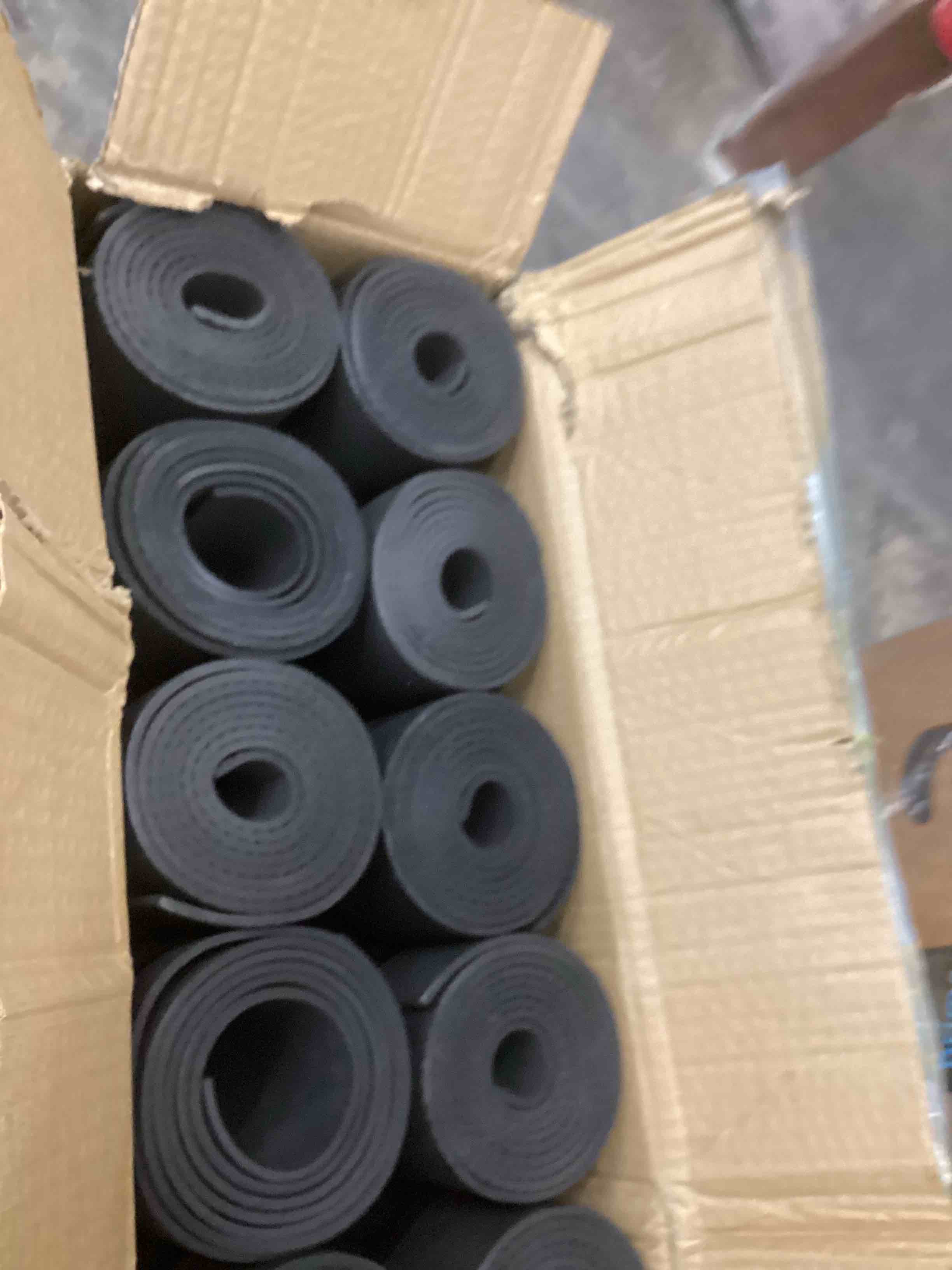 Condition photo showing New/Like New for 10 Pack Yoga Mats Bulk, 68'' x 24'' x 4mm Thick Yoga Mats for Kids and Adults, Anti-Slip Tear-Resistant Gym Mats Bundle Exercise Mats for Outdoor Yoga, Pilates or Workout