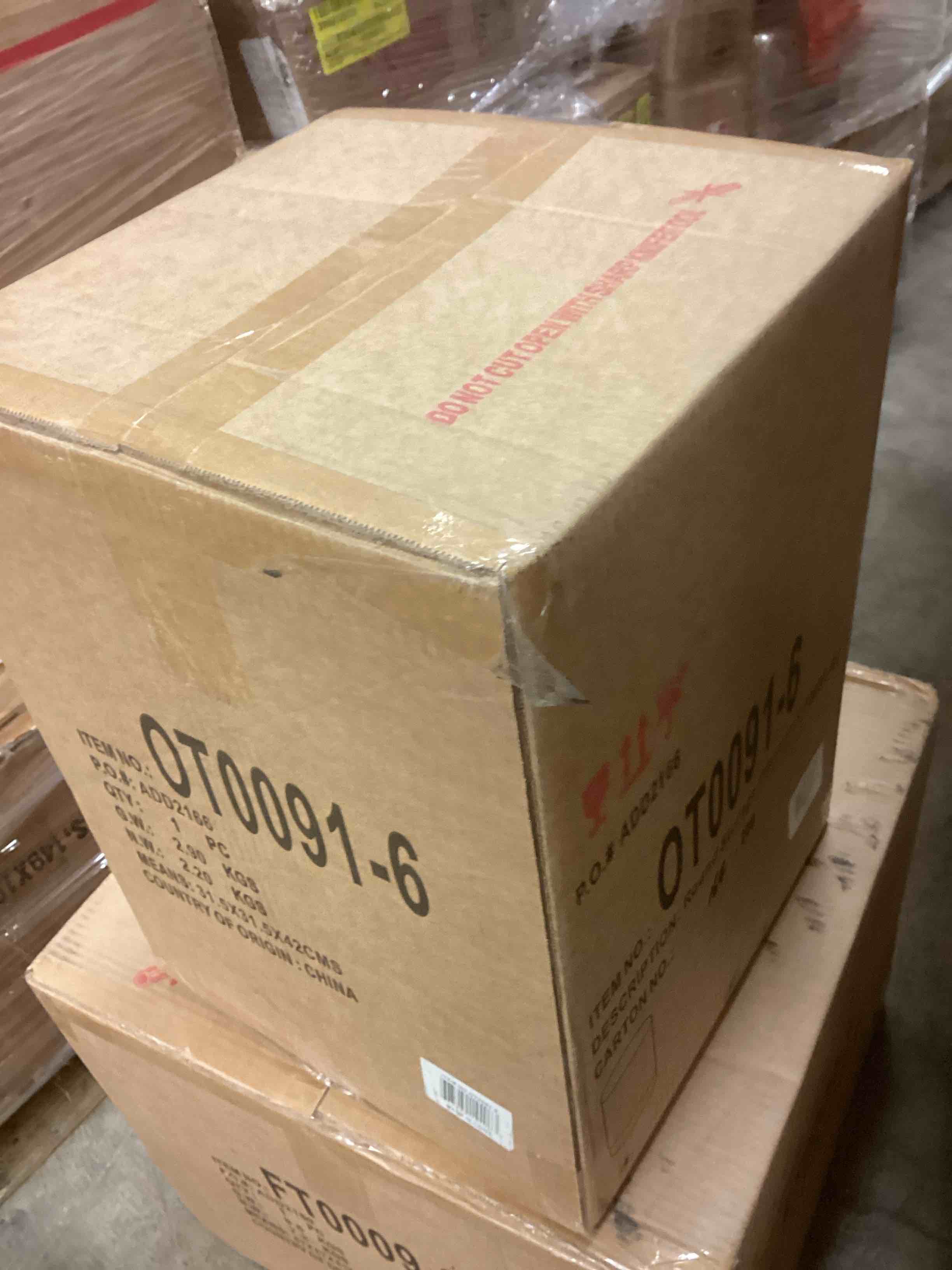 Condition photo showing New/Like New for Homebeez Round Velvet Storage Ottoman Footrest Stool Black