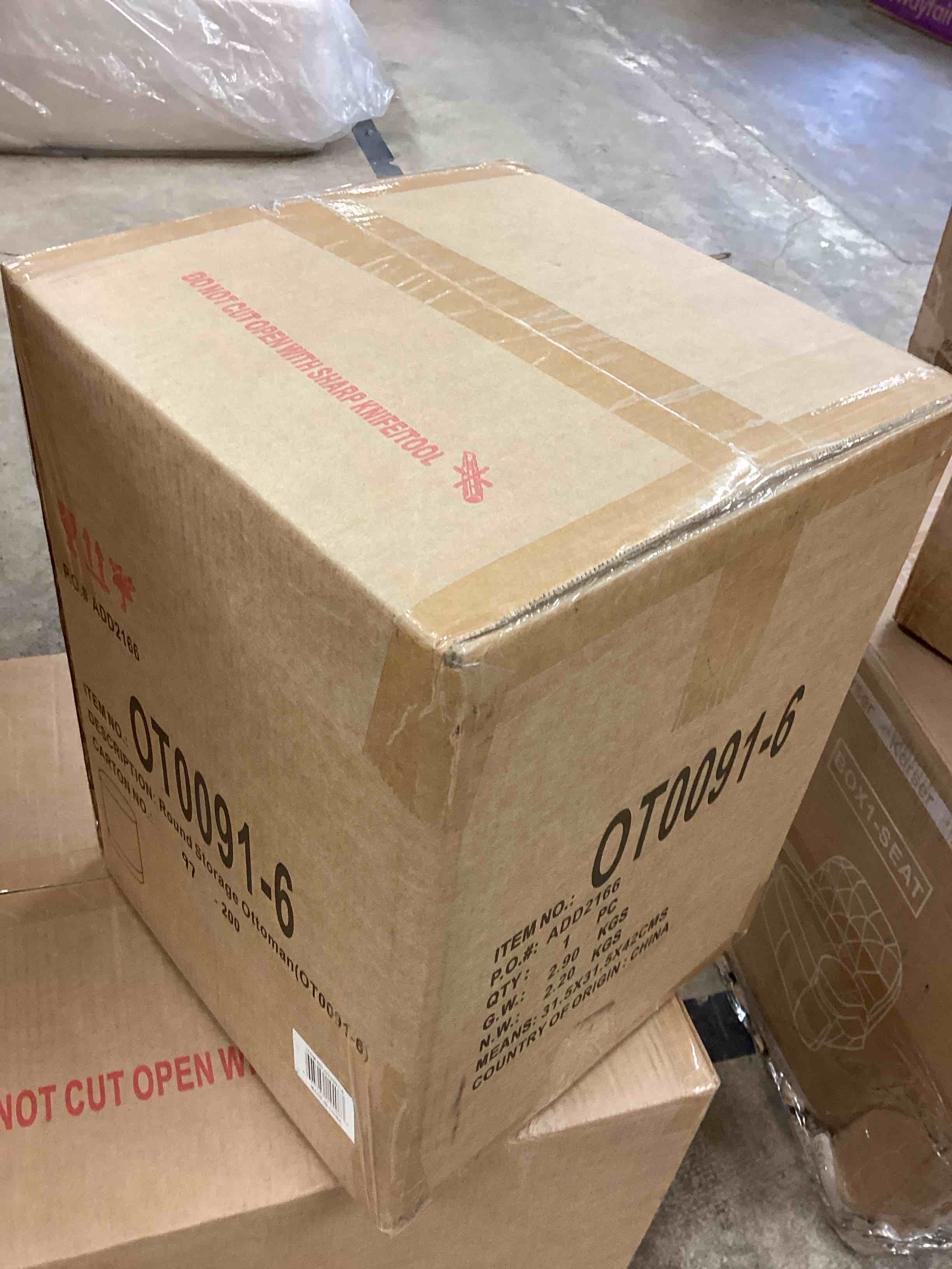 Condition photo showing New/Like New for Homebeez Round Velvet Storage Ottoman Footrest Stool Black