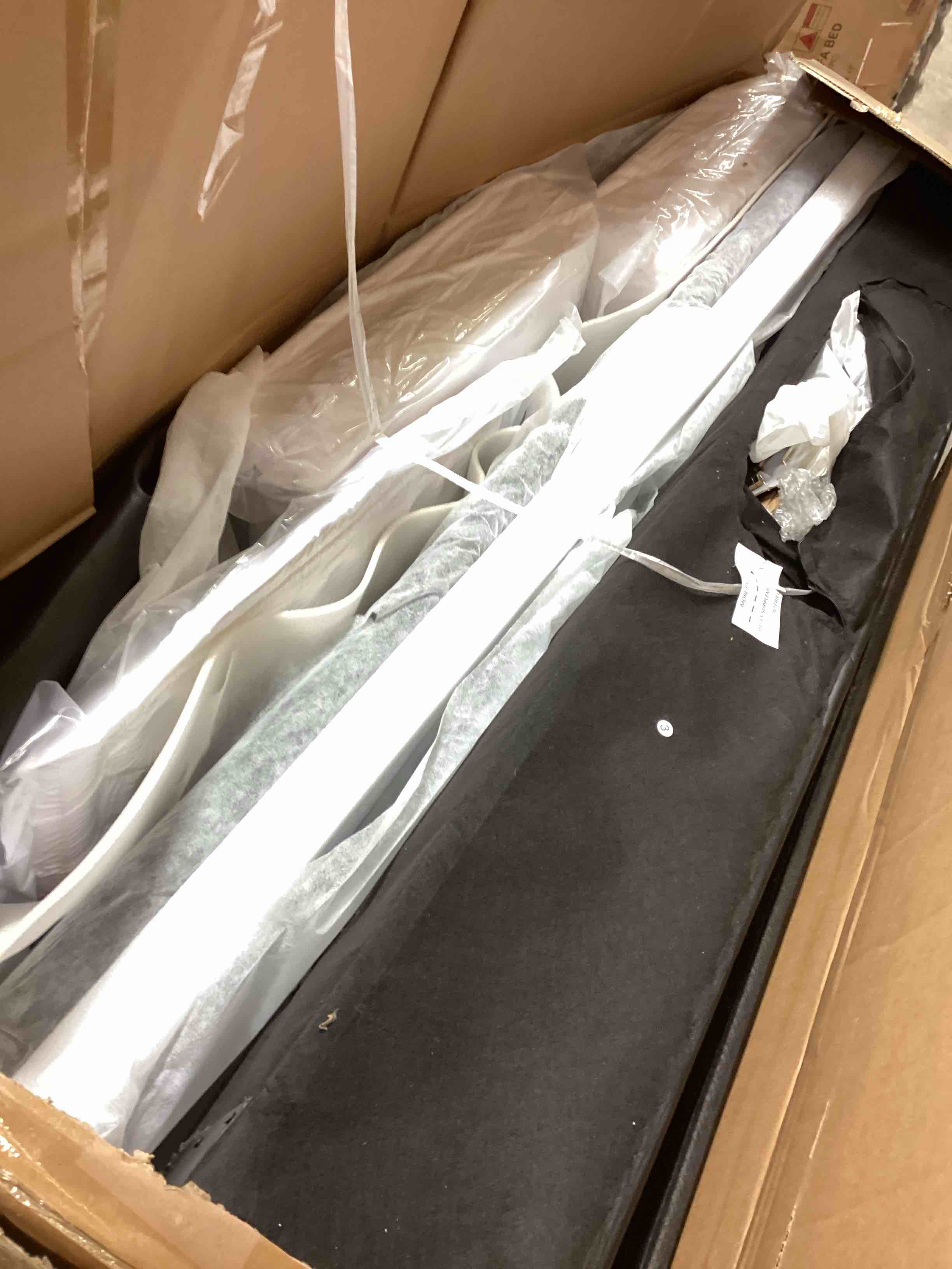 Condition photo showing Good Condition for Chesterfield Sofa,89" Faux Leather Couch Upholstered Sofa with Low Back,Roll Arm Nailhead Trim Classic 3 Seater Sofa for Living Room,Home Furniture?Black?(incomplete box 1 of 2) 