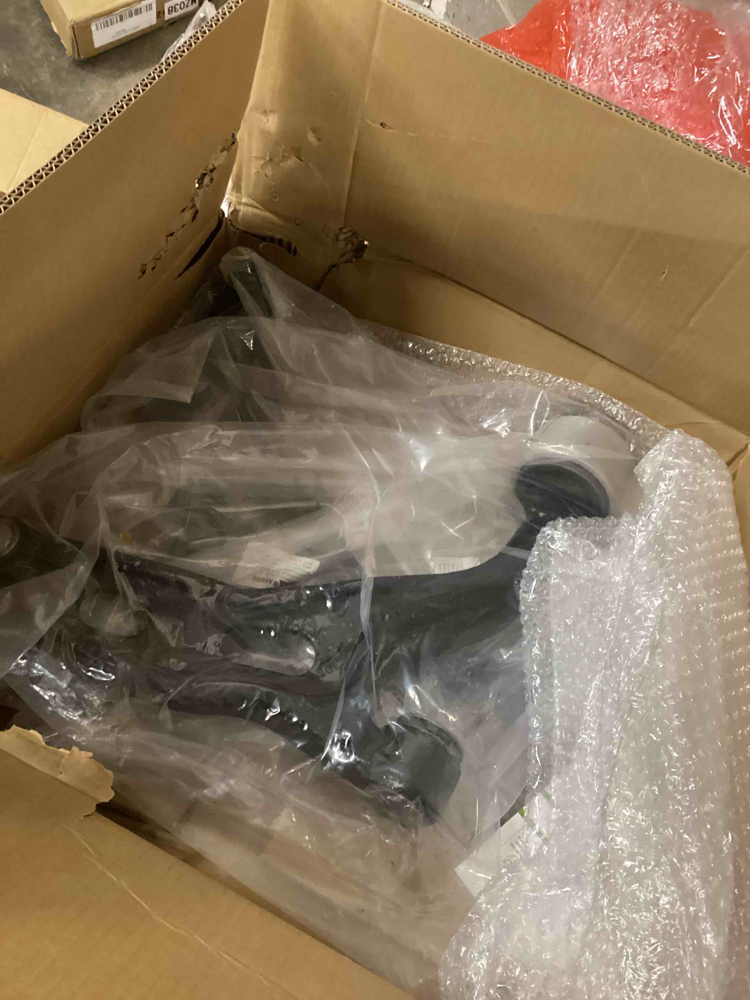 Condition photo showing Good Condition for 2pc Front Lower Control Arm K621603 K621604 for Ford Freestyle 2005-2007 AWD, for Ford Five Hundred 2005-2007 AWD, Suspension Control Arm Lower for Mercury Montego 2005 2006 2007 AWD