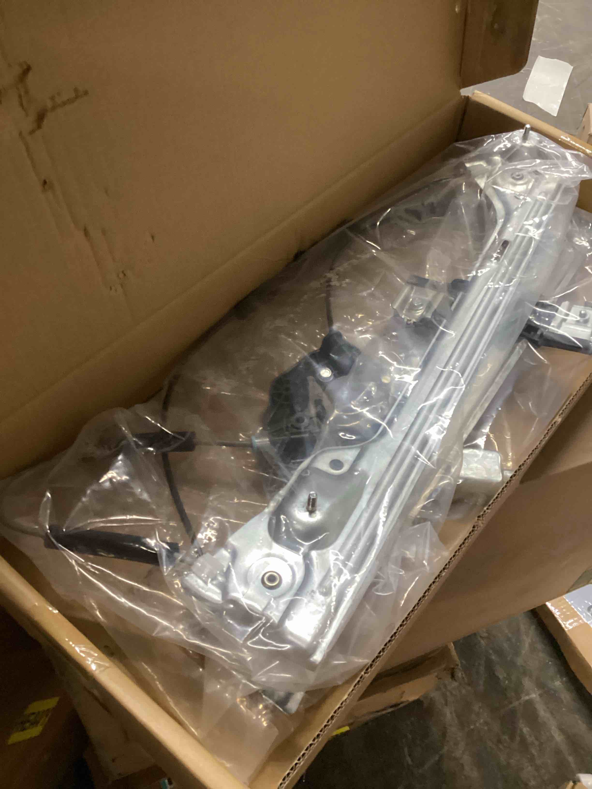 Condition photo showing Good Condition for Aspaton 7pin Driver Side Power Window Regulato w/Motor Compatible with 2014-2020 Escalade Silverado Suburban Tahoe Sierra Yukon/XL Front Left Window Lift 751-724 23118067 23422490