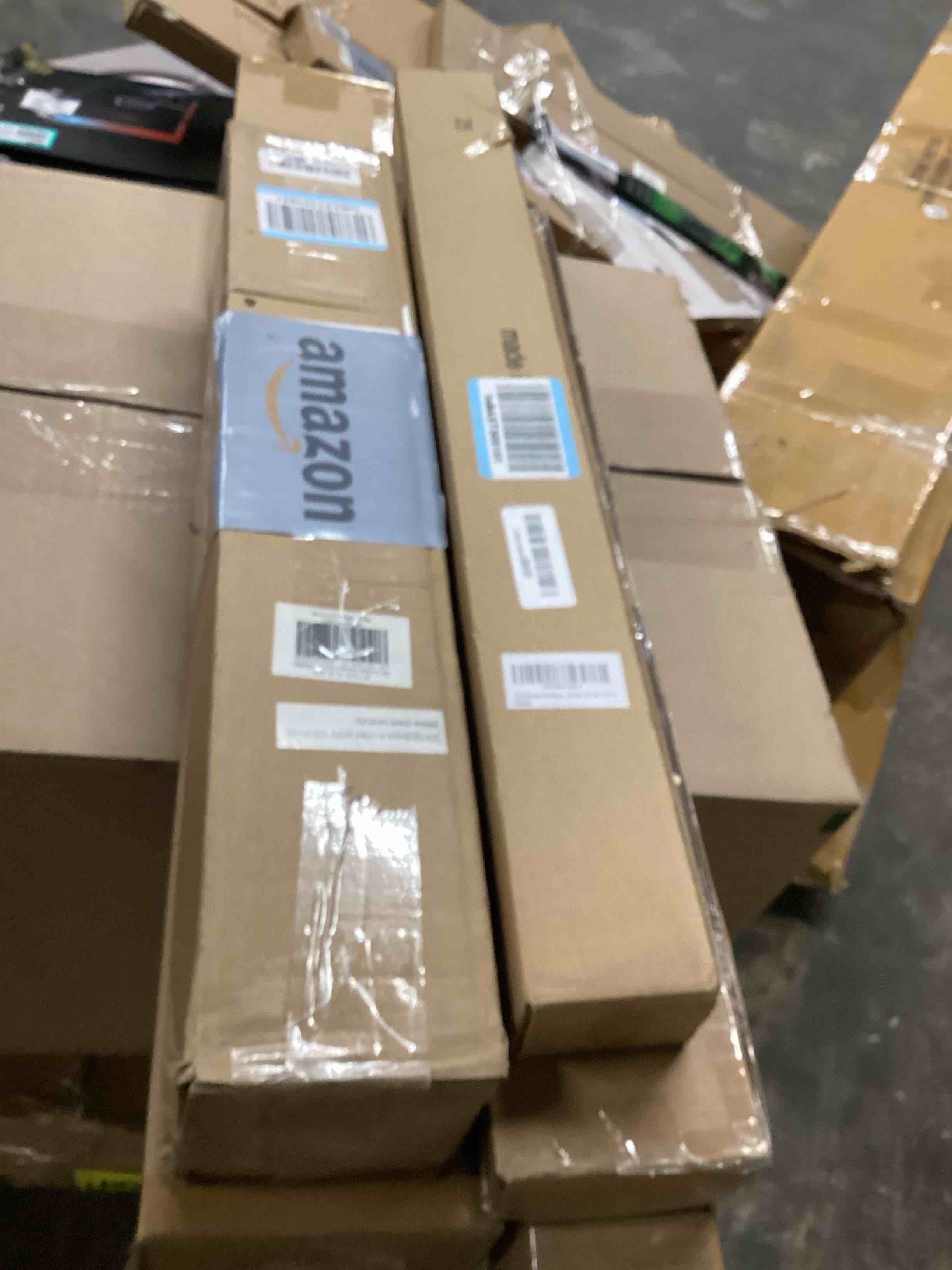 Condition photo showing Good Condition for Assorted Lot of Window Blinds (Standard, Cordless, Faux Wood, Roller Shades, etc.)