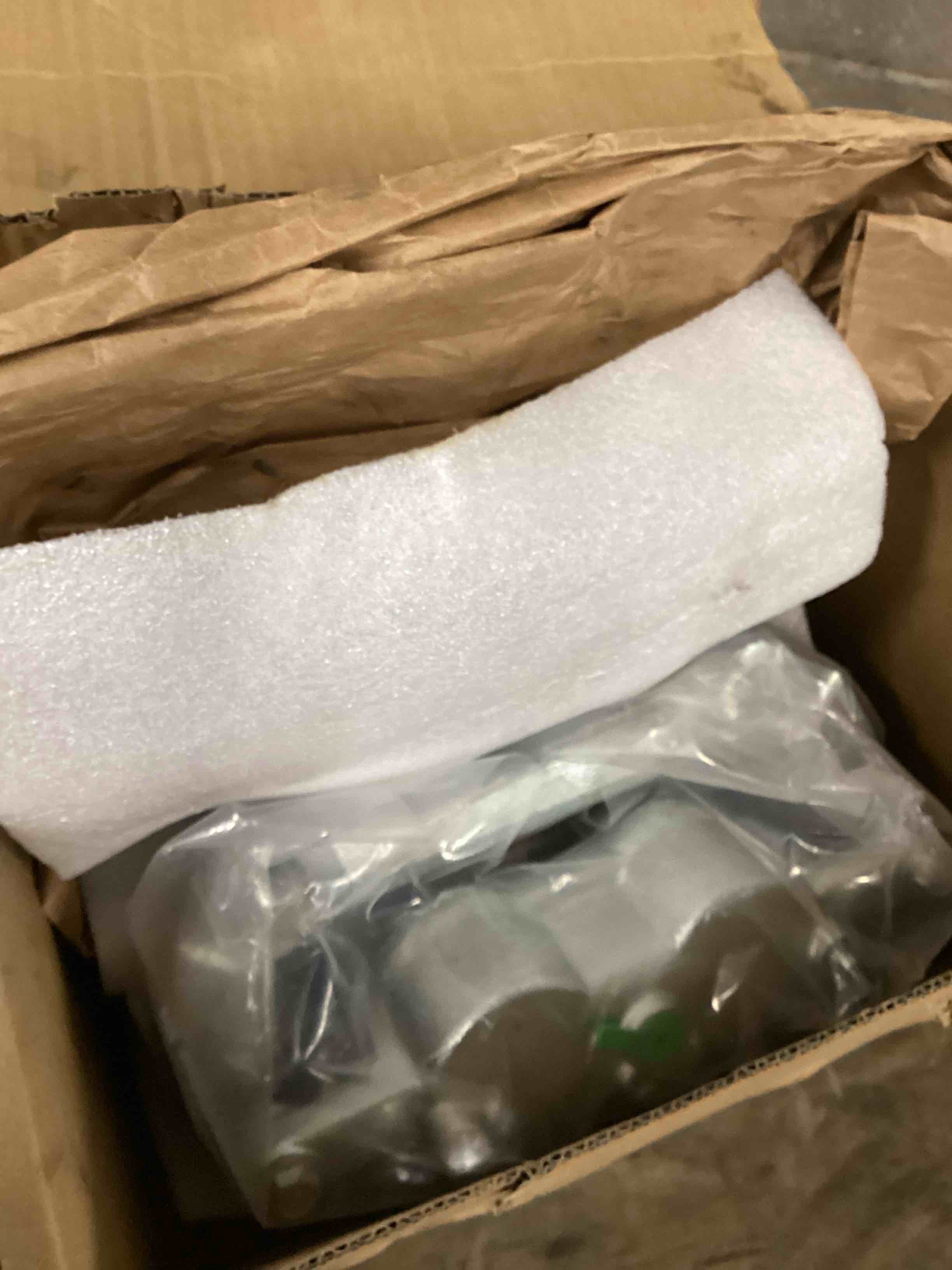 Condition photo showing As Is for Betthand Front Brake Calipers 18B5404+18B5405 Replace for 2012-2020 Ford F150, FRC12615+FRC12616, CL3Z2B120A+CL3Z2B121A, FL3Z2B120A+FL3Z2B121A, 19336876+19336877, 2.7/3/3.3/3.5/3.7/5/6.2L