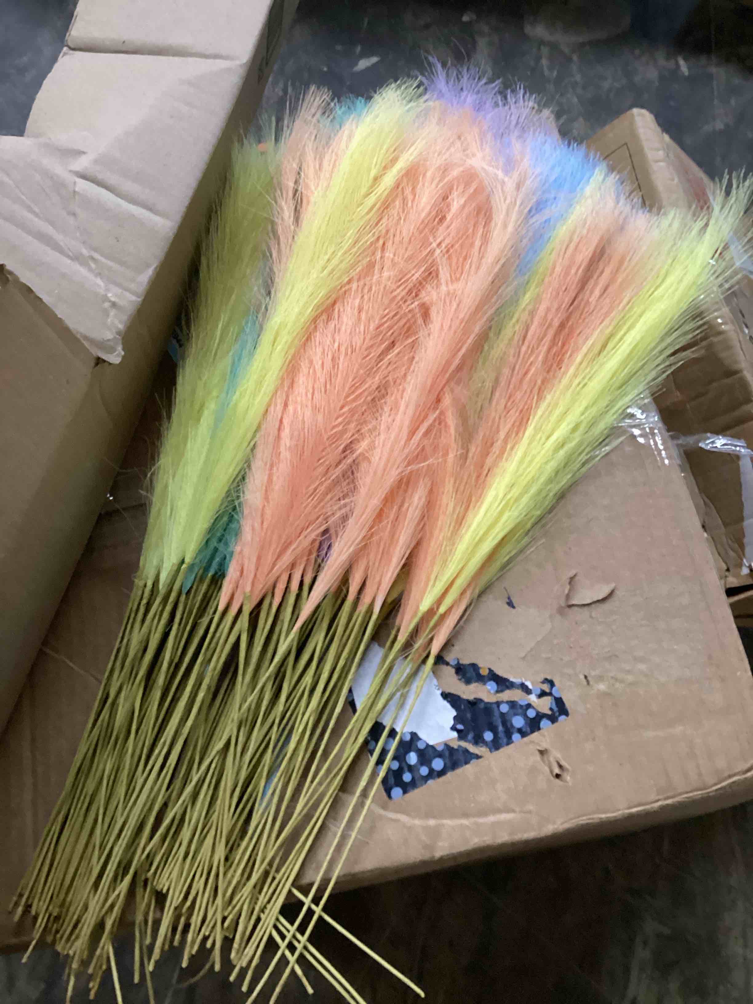 Condition photo showing Good Condition for 25 Pcs Faux Dried Rainbow Pampas Grass Decor, Fluffy Fake Small Multicolor Pompas Artificial Pompous Short Stems Bouquet Flower Arrangement Vase Filler for Boho Home Wedding Decoration