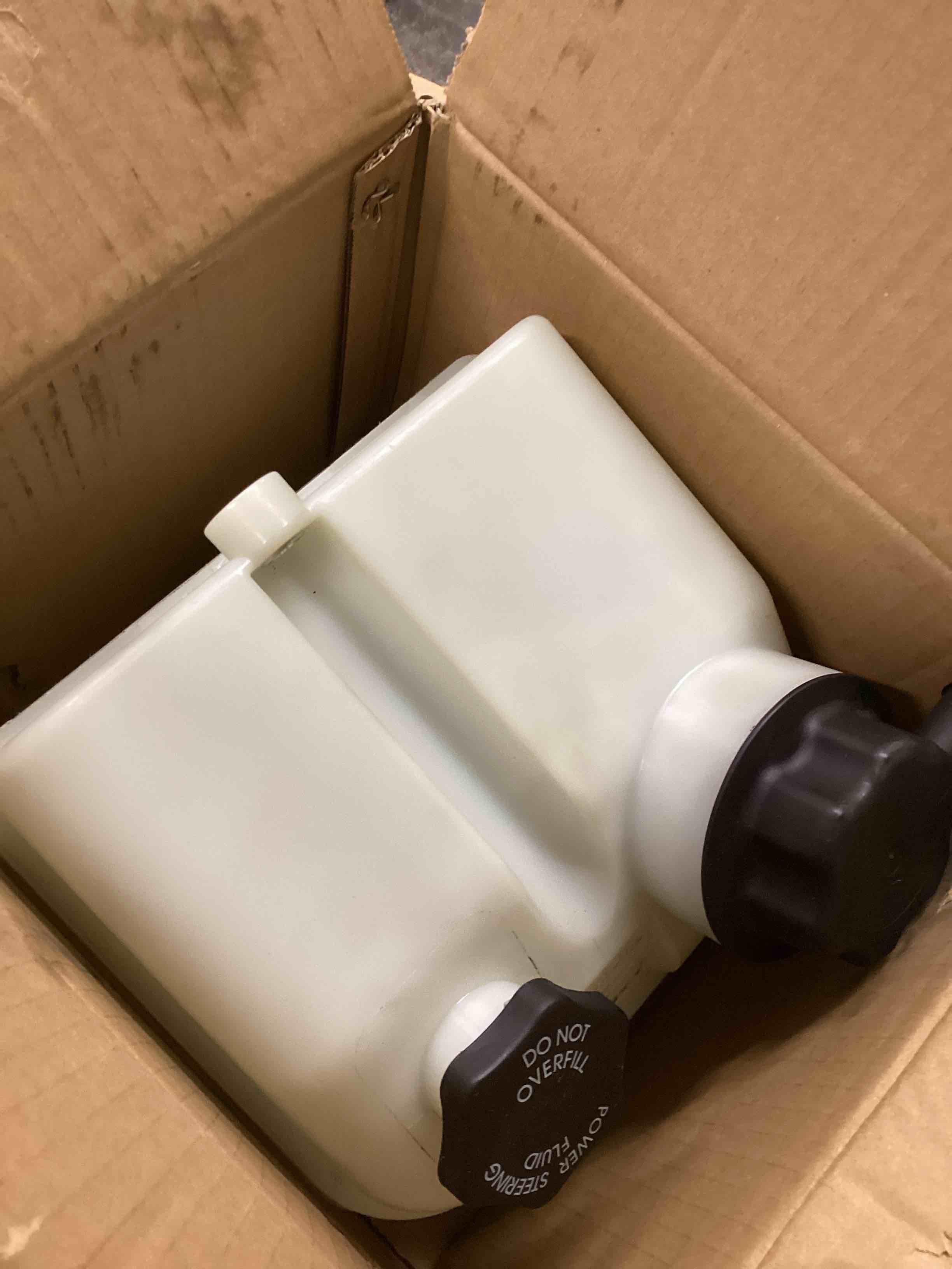 Condition photo showing As Is for A14-17924-000 Power Steering Fluid Reservoir Compatible with Freightliner M2 106 & Cascadia 2013-2022 Heavy Duty Truck