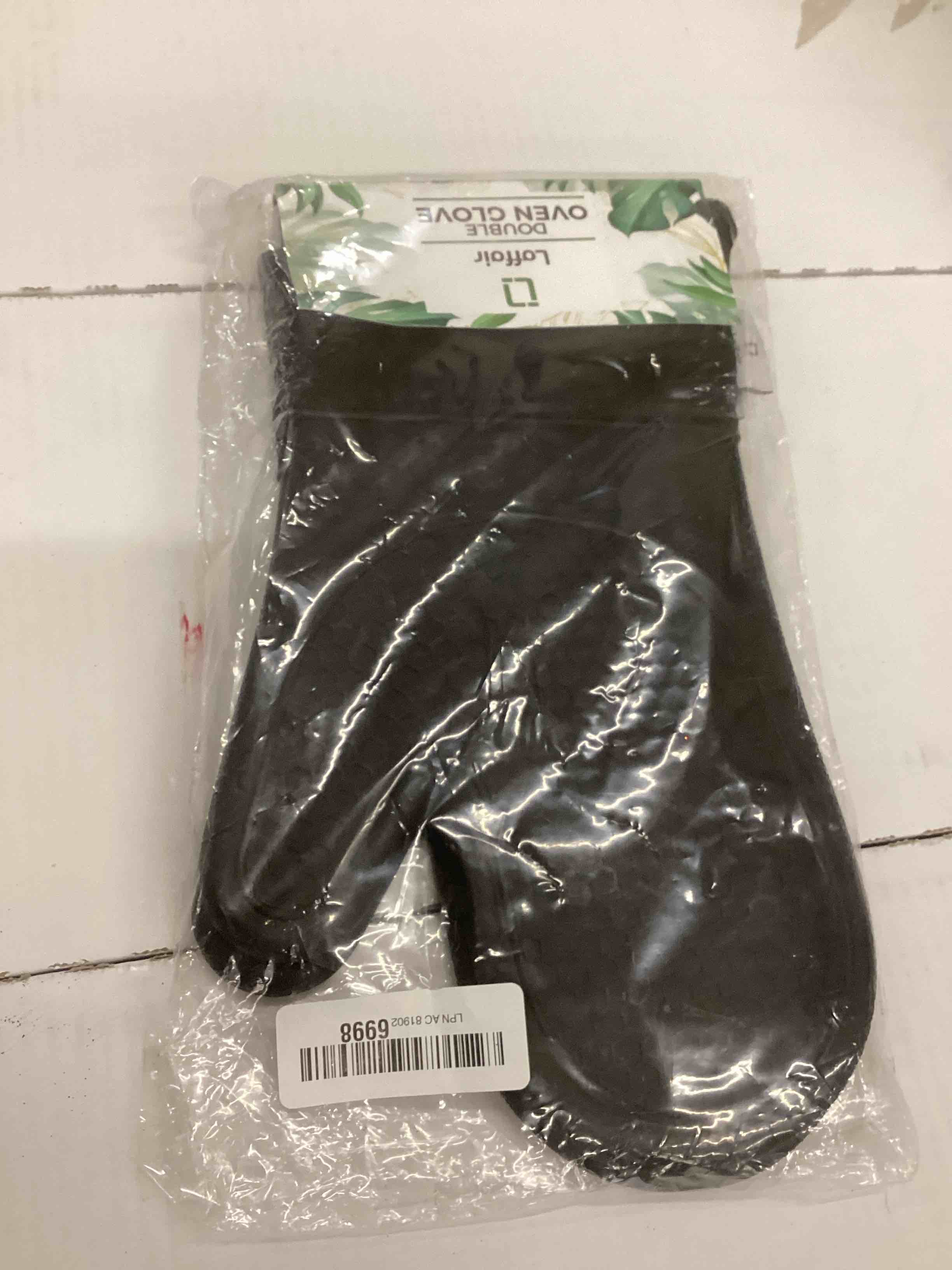 Condition photo showing New/Like New for Silicone Oven Gloves Heat Resistant by Laffair - Black Oven Gloves Silicone Oven Mitts Heat Resistant - Premium Non-Slip Design Kitchen Gloves