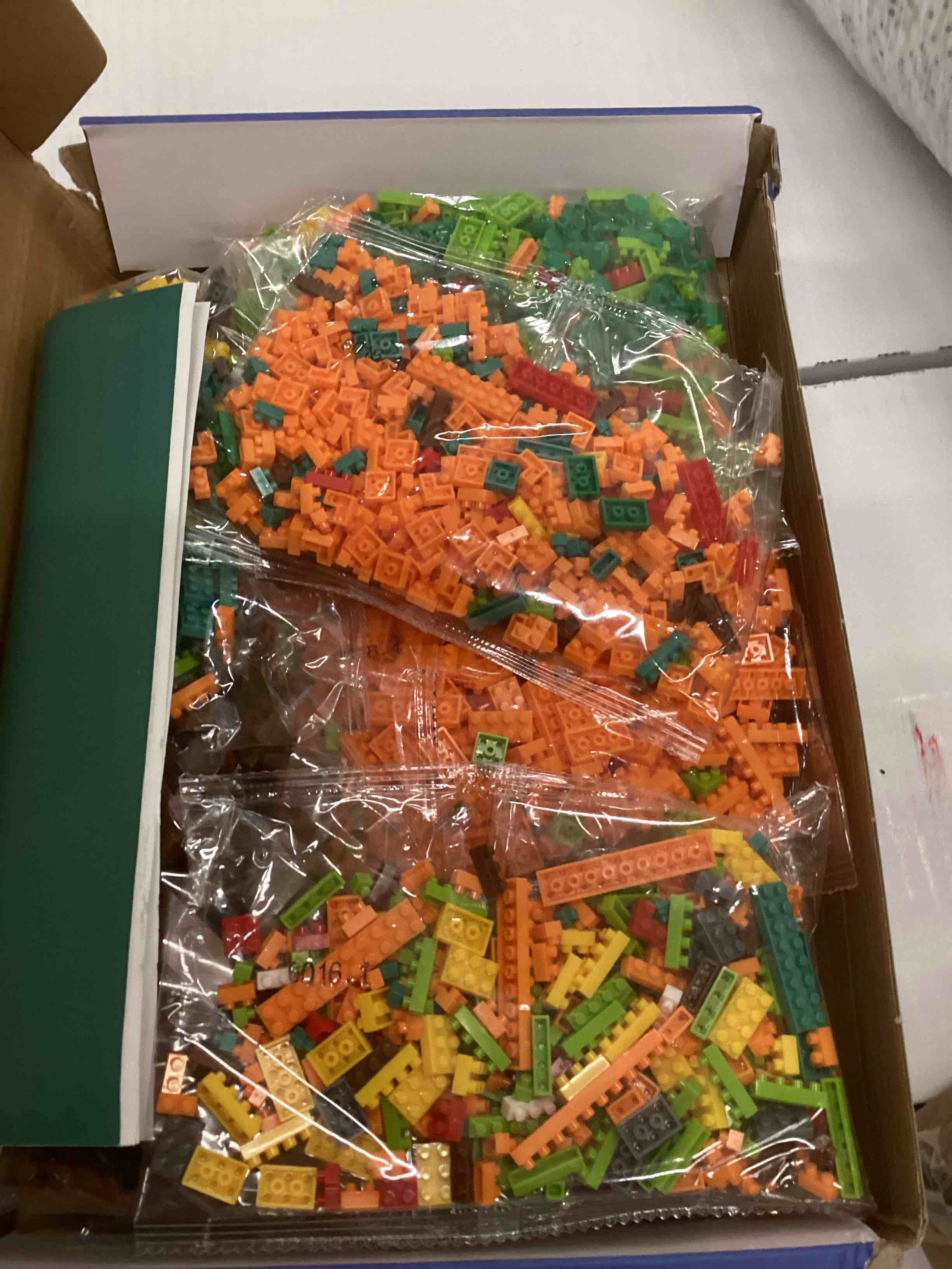 Condition photo showing New/Like New for BDYDT Wall Art Chameleon Building Blocks Set; A Wall Decor Set for Adults Who Love Creative Hobbies(2688 Pieces) Toys Gifts for Kid and Adult