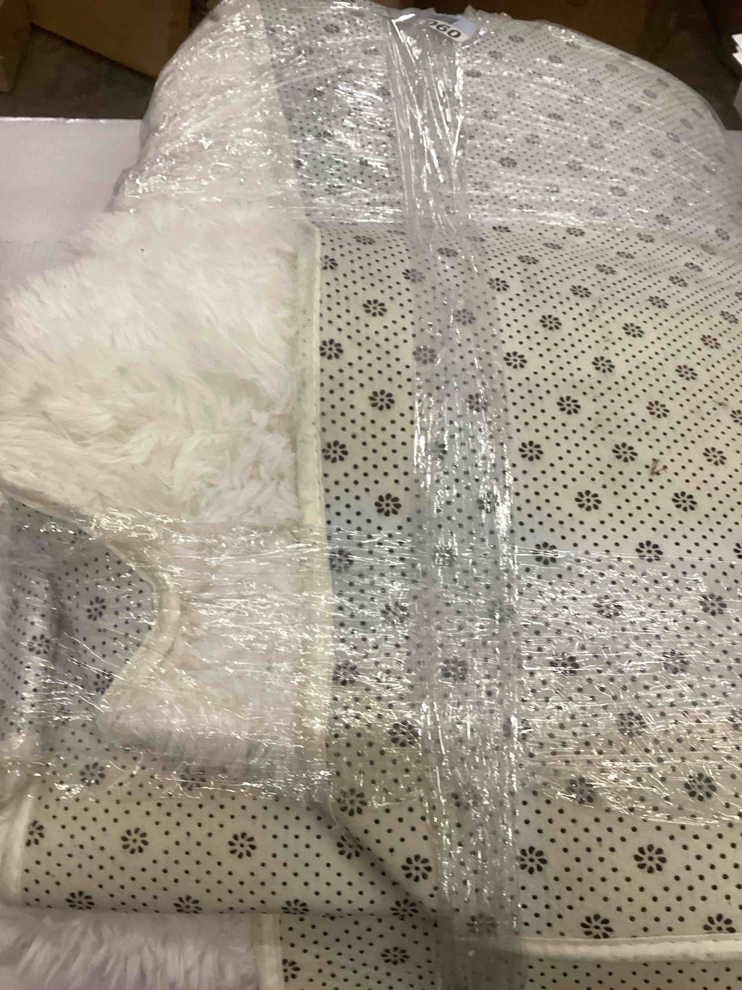 Condition photo showing As Is for Gladys indoor rug