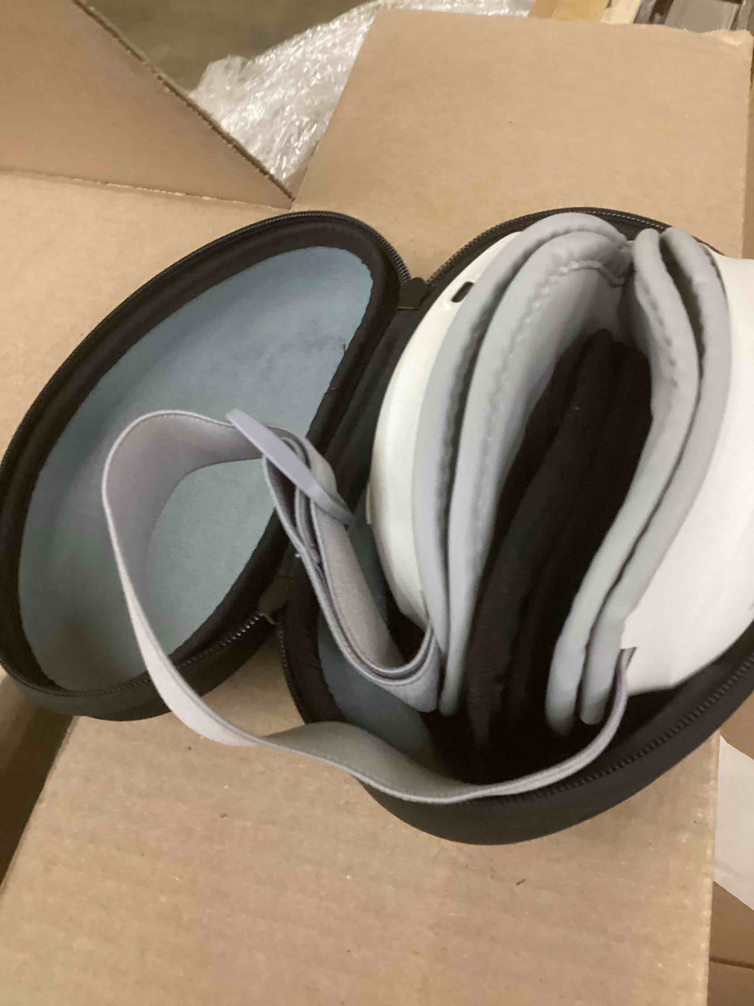 Condition photo showing Good Condition for BOB AND BRAD Zero Pro Ultra-Quiet Eye Massager with Heat and Cooling, Lightweight Eye Massager with Scroll Button for Headache Migraine Dry Eyes Relief, FSA Eligible HSA Item for Stress Relief (missing charger)