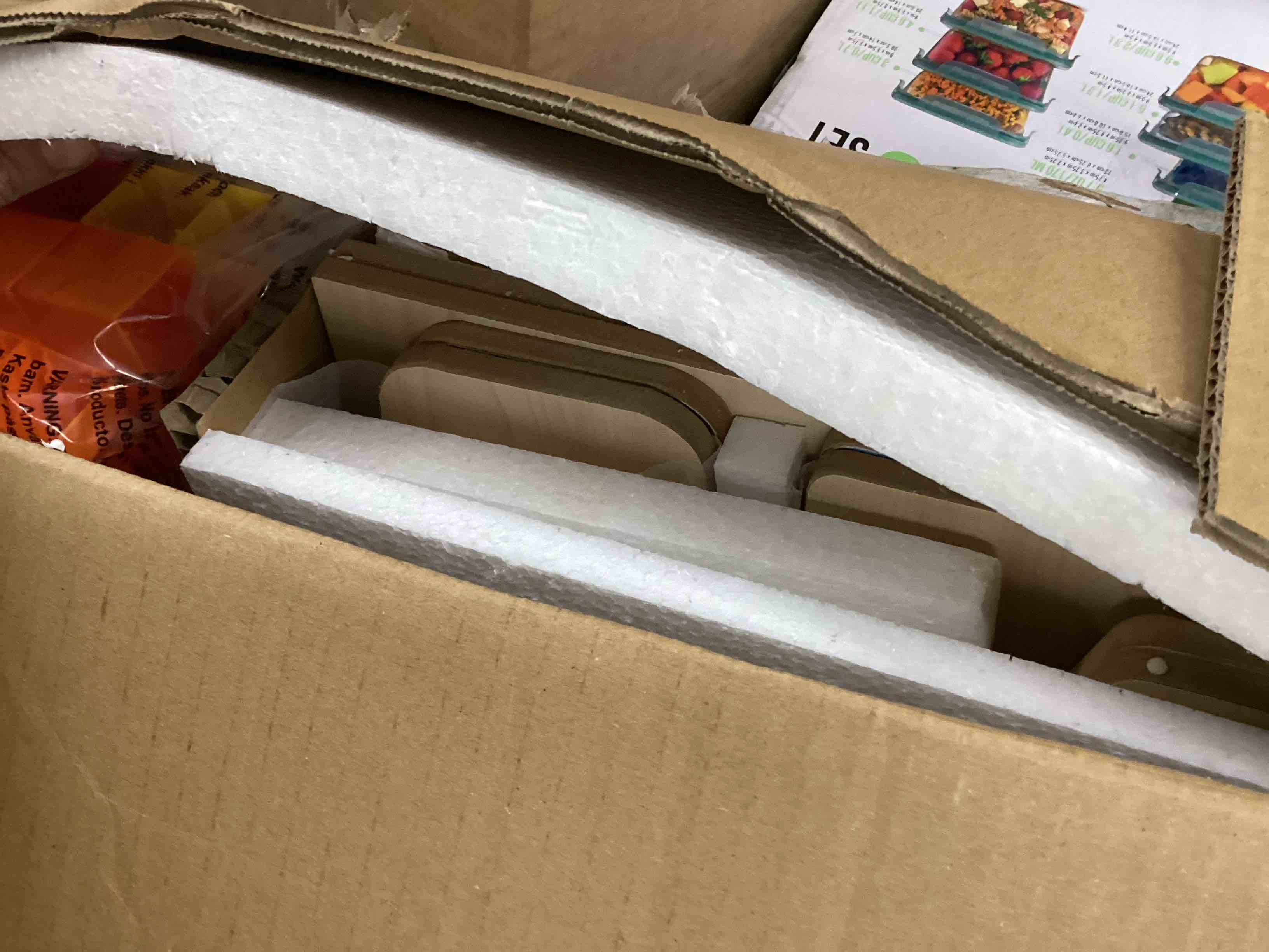 Condition photo showing New/Like New for KidKraft Llama Pinata Building Bricks Table