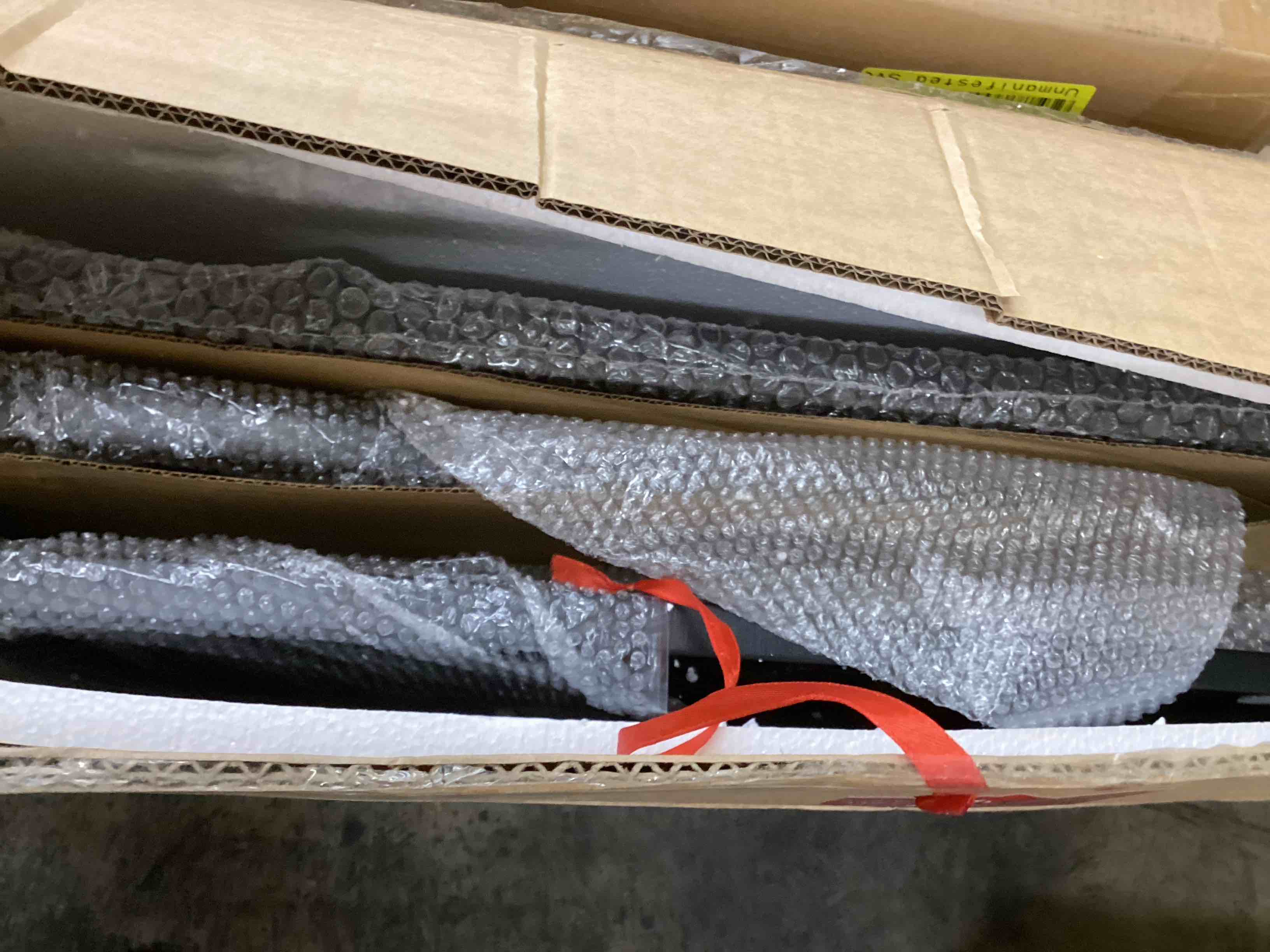 Condition photo showing New/Like New for Cast Aluminum Outdoor Chaise Lounge Chair Black