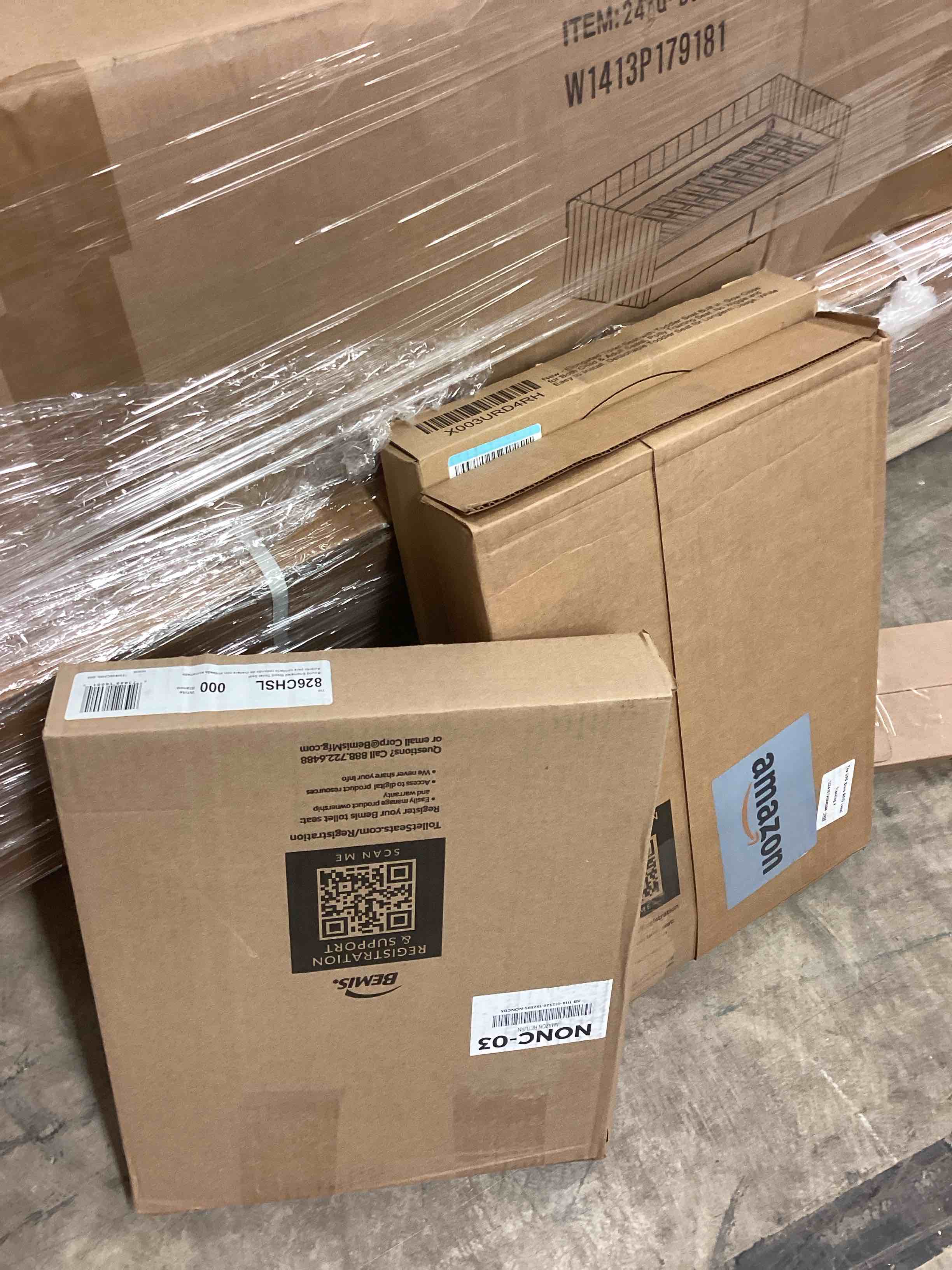 Condition photo showing Good Condition for assorted toilet seats 