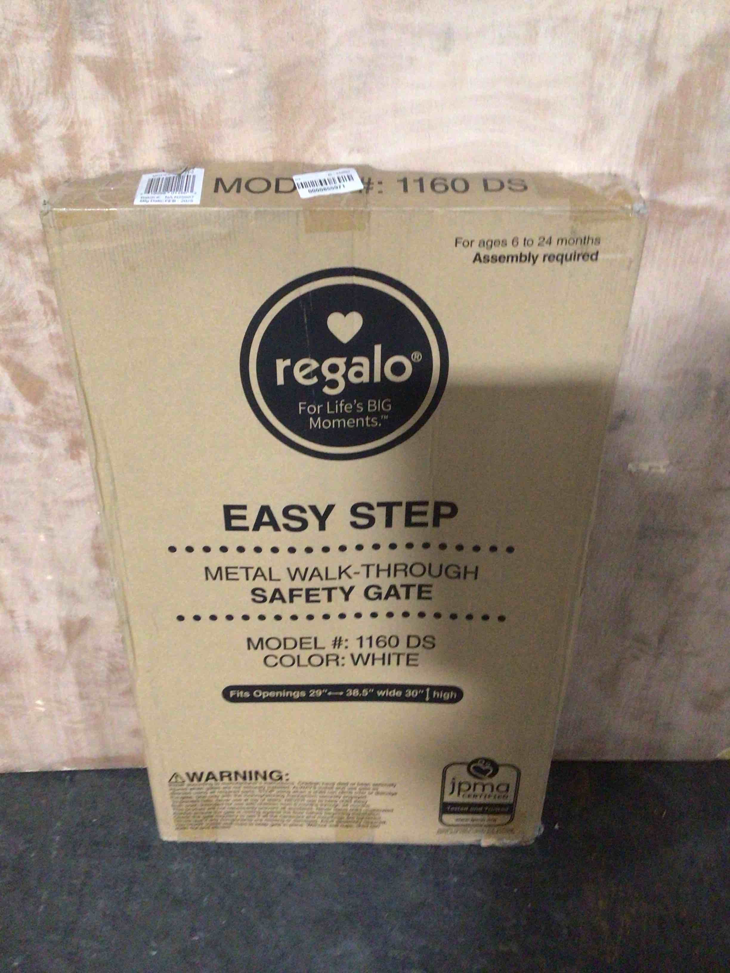 Condition photo showing New/Like New for Regalo Easy Step Metal Walk Through Gate, White