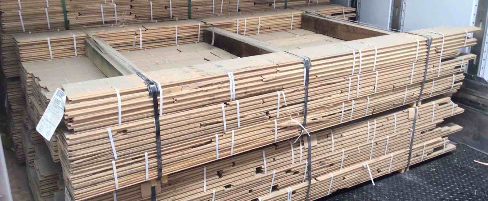 Unfinished White Oak Hardwood Flooring 4 Inch by 1ft -7ft Lengths 925 Sq Ft. Your BID per Square Foot