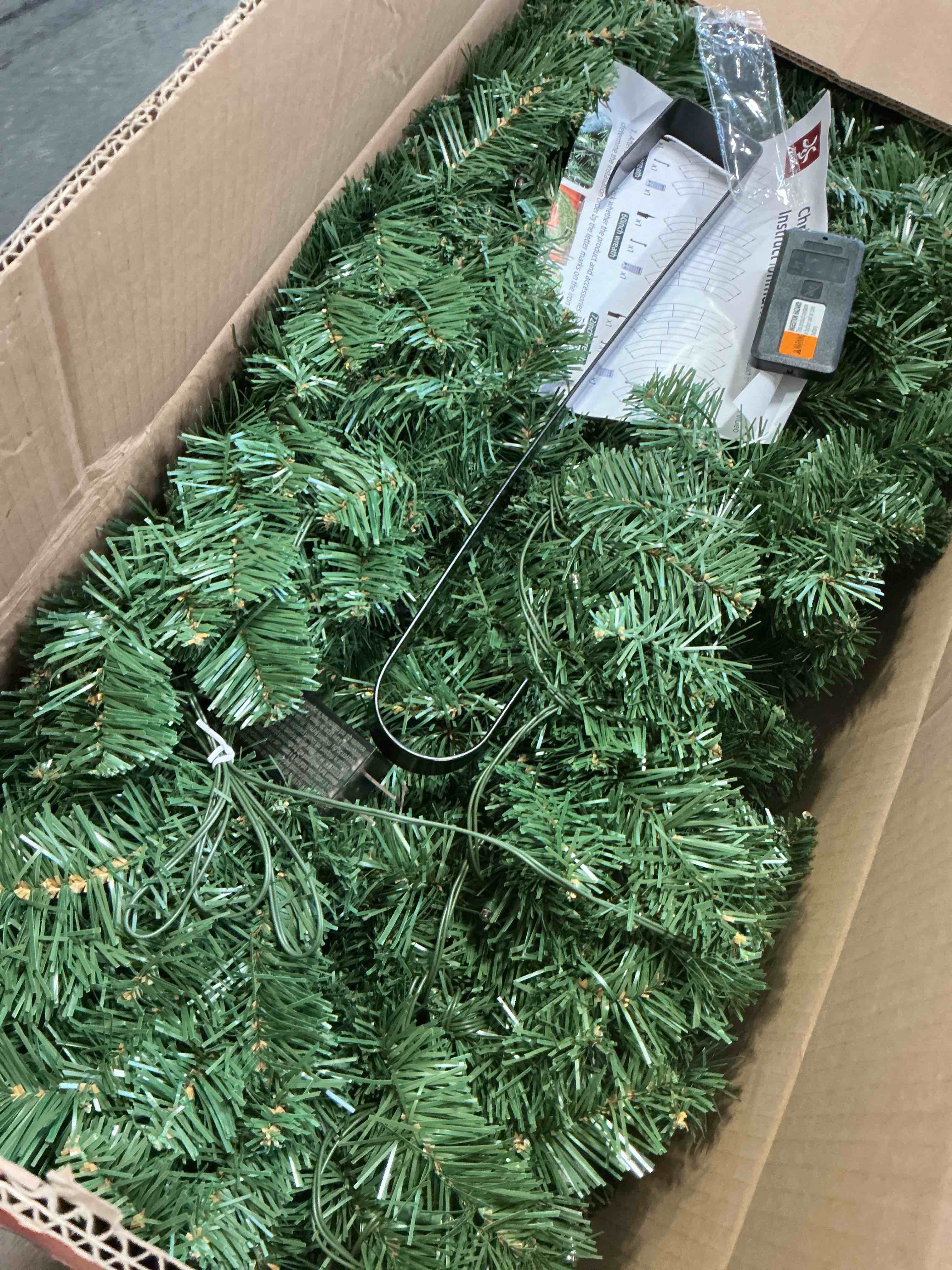 Condition photo showing Good Condition for 48in Large Christmas Outdoor Wreath - HOYECHI Lighted Wreaths Holiday Decor, Outdoor Wreath with 210 Colorful LEDs,714 PVC Tips, Metal Hook, 9 Functions, Timer, Power Plug-in, Remote Controls 48 Inch